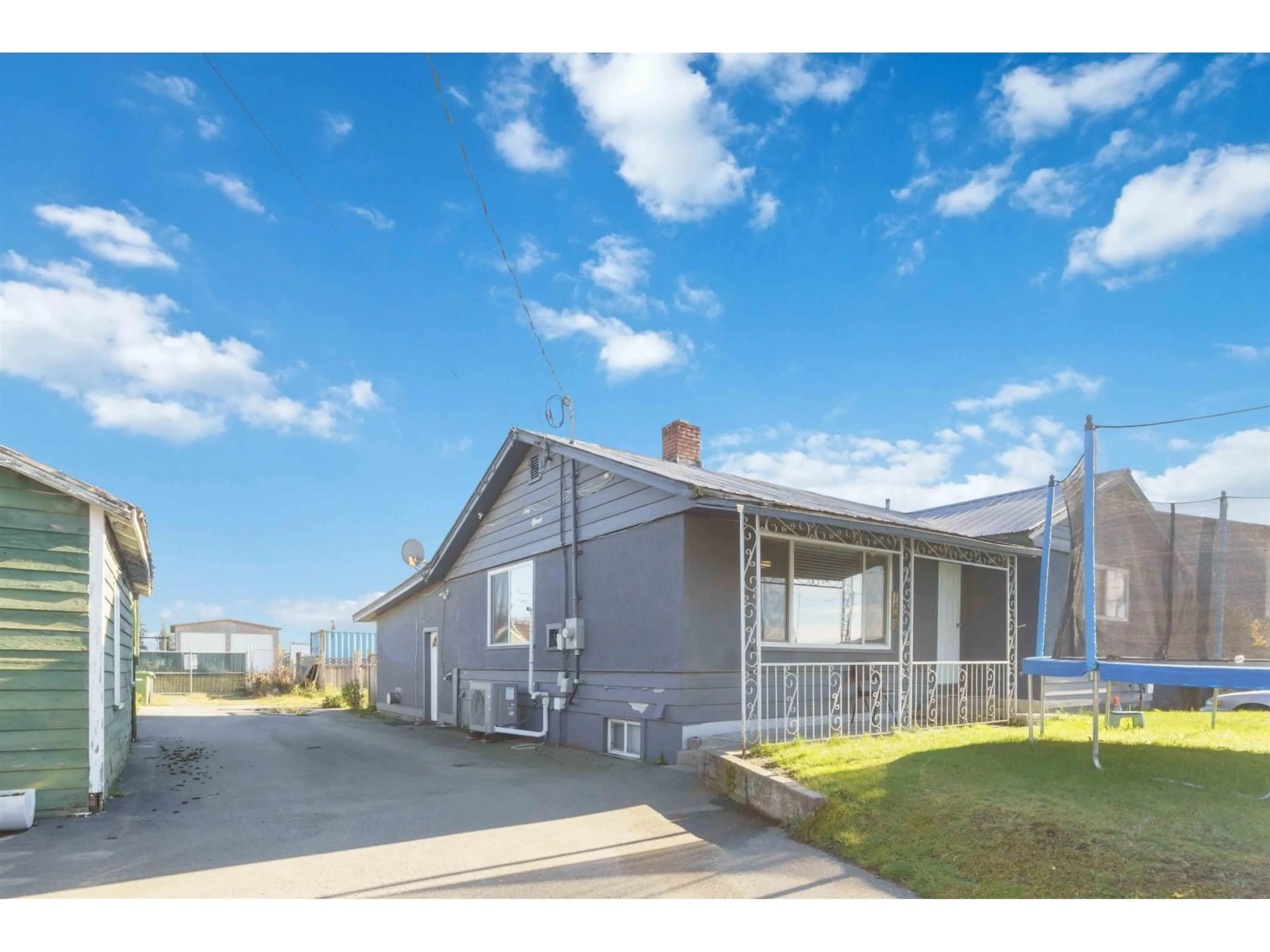 A pic from outside/outdoor area/front of a property/back of a property/a pic from drone, street for 1860 QUEEN STREET, Abbotsford British Columbia V2T6J1