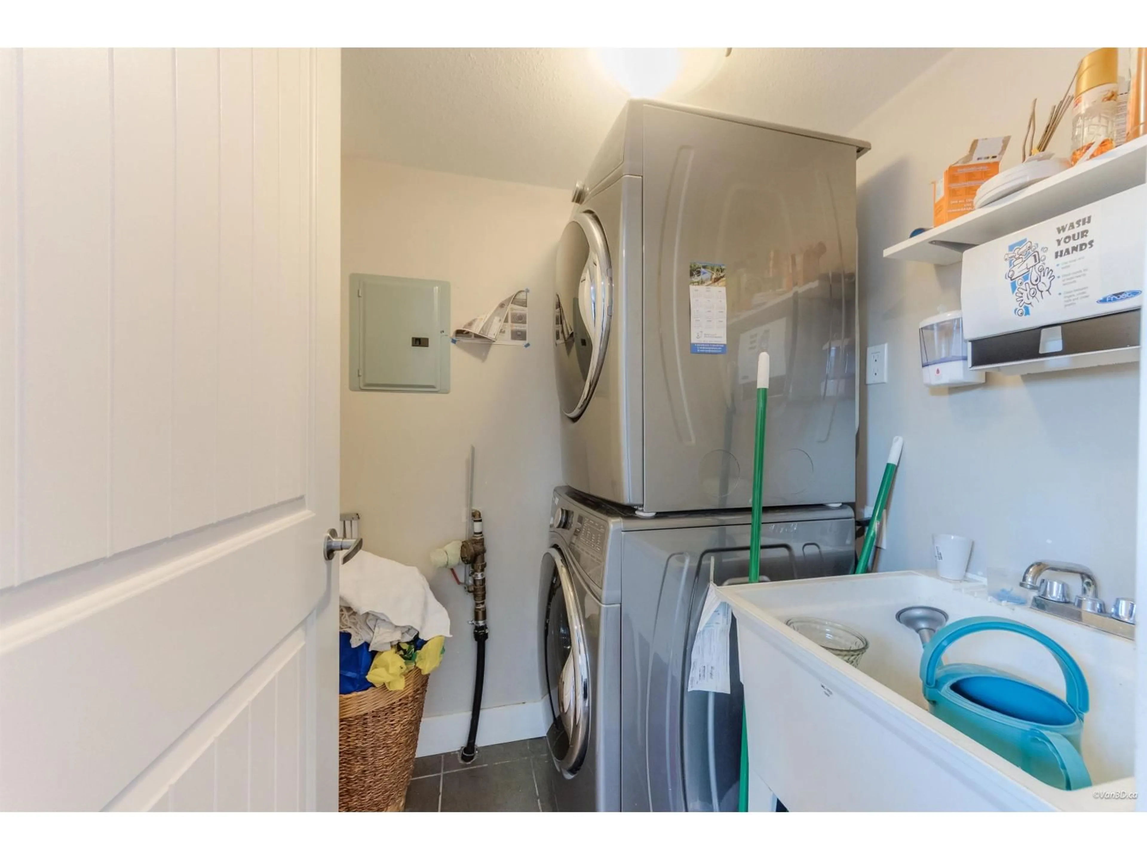 Standard bathroom, unknown for 1 - 8358 121A STREET, Surrey British Columbia V3W1T6