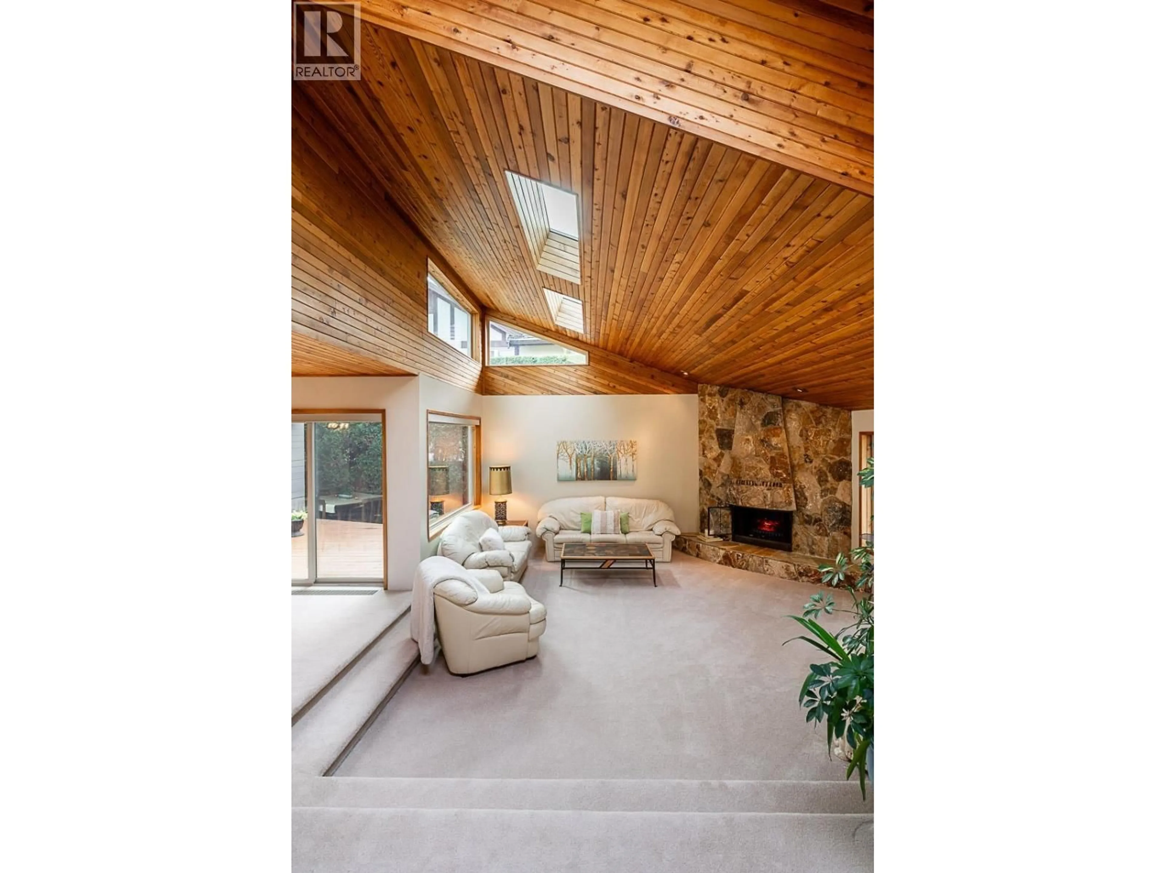 Indoor foyer for 918 50B STREET, Delta British Columbia V4M2V9