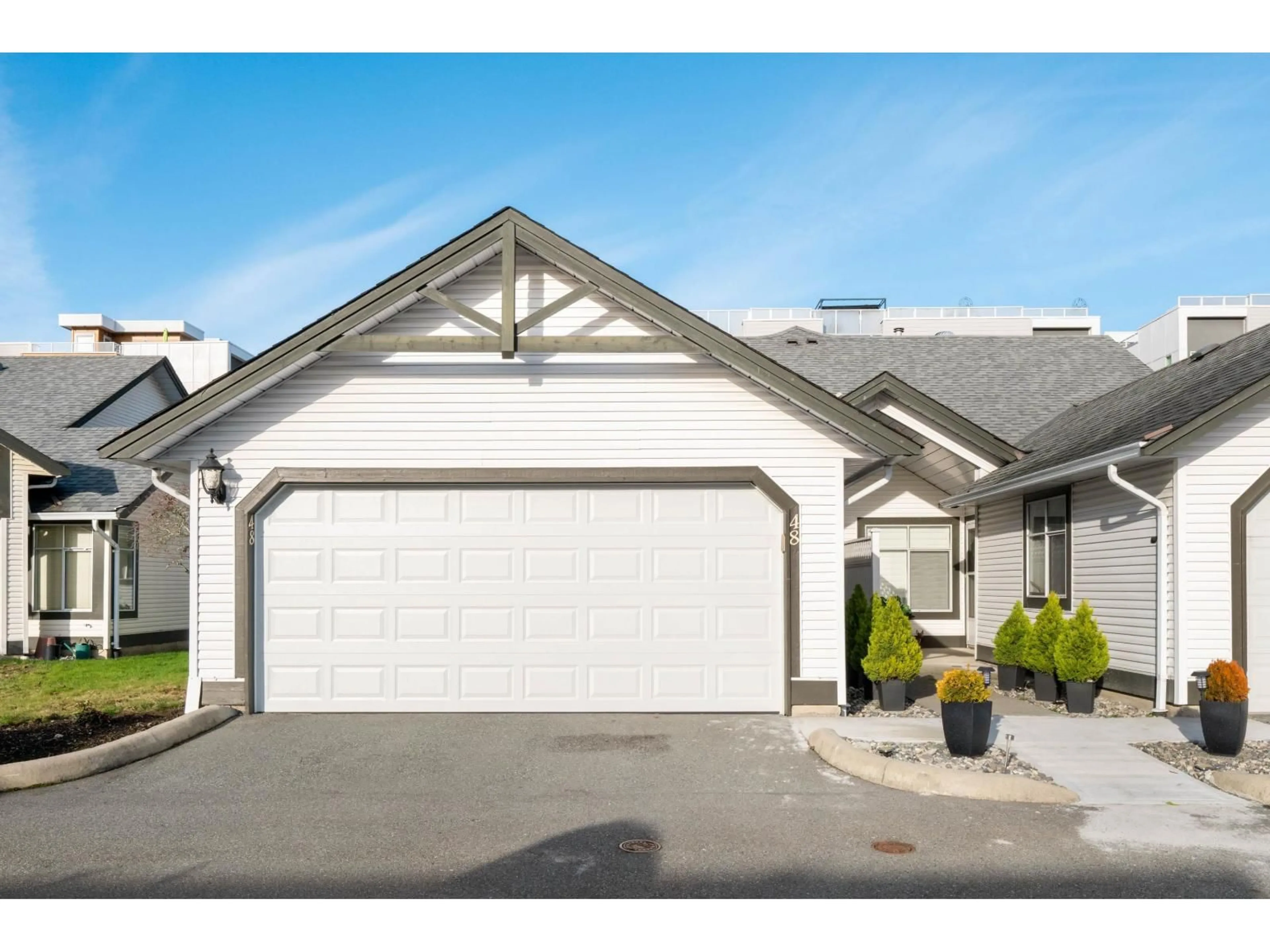 Indoor garage for 48 - 19649 53 AVENUE, Langley British Columbia V3A8C5