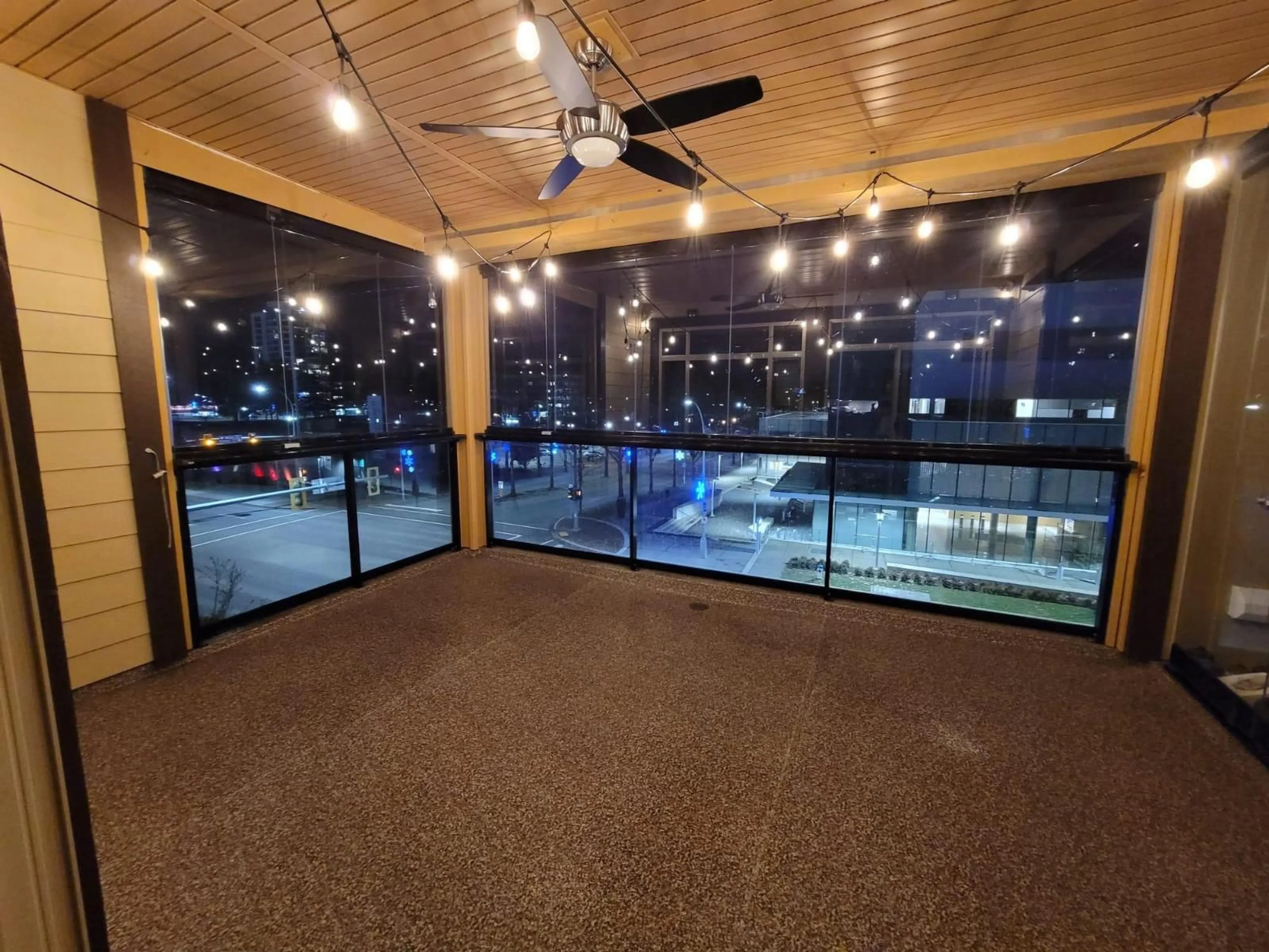 Indoor foyer for 427 - 2860 TRETHEWEY STREET, Abbotsford British Columbia V2T0G5