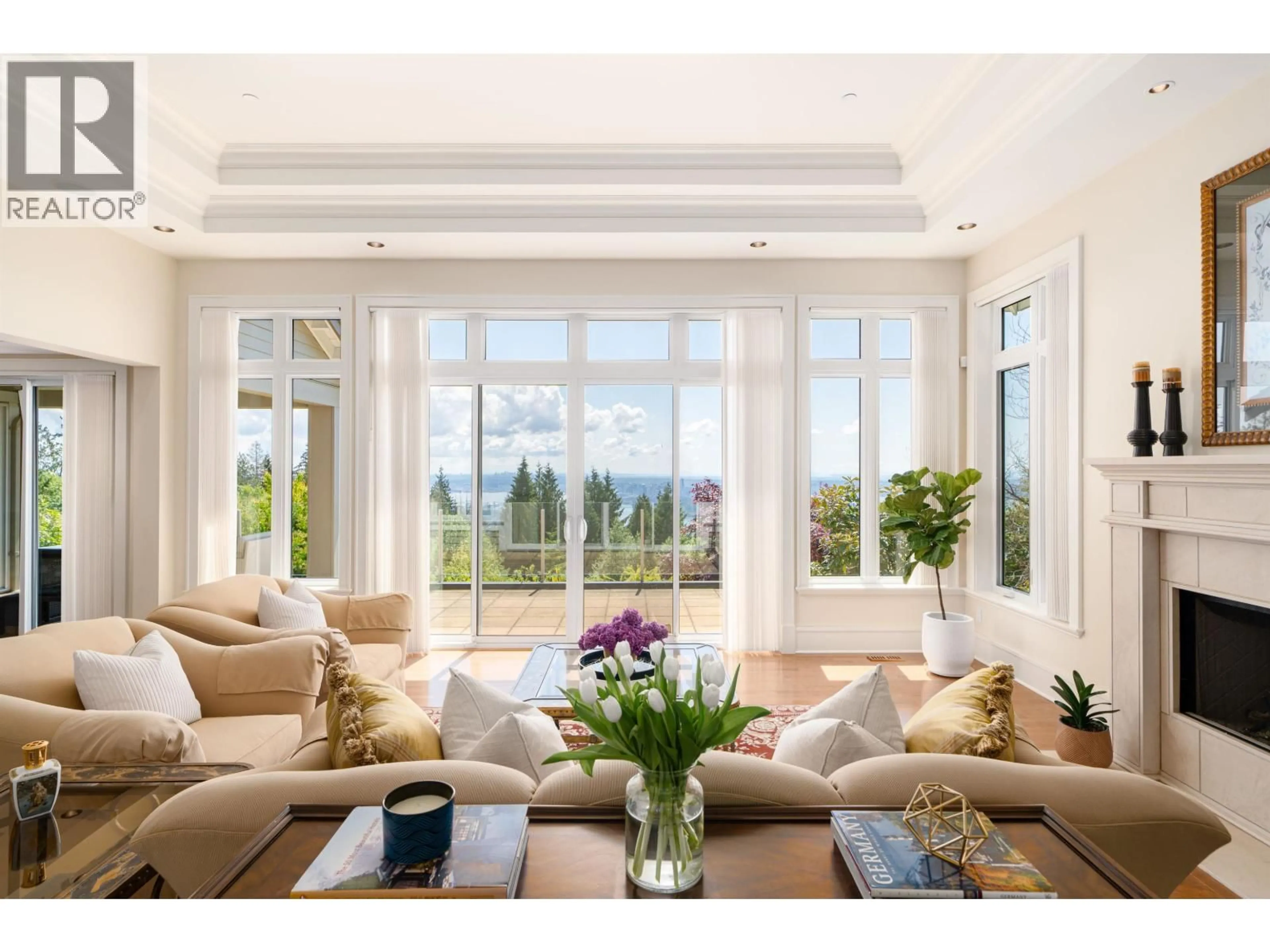 Living room with furniture, unknown for 2356 KADLEC COURT, West Vancouver British Columbia V7S3K3