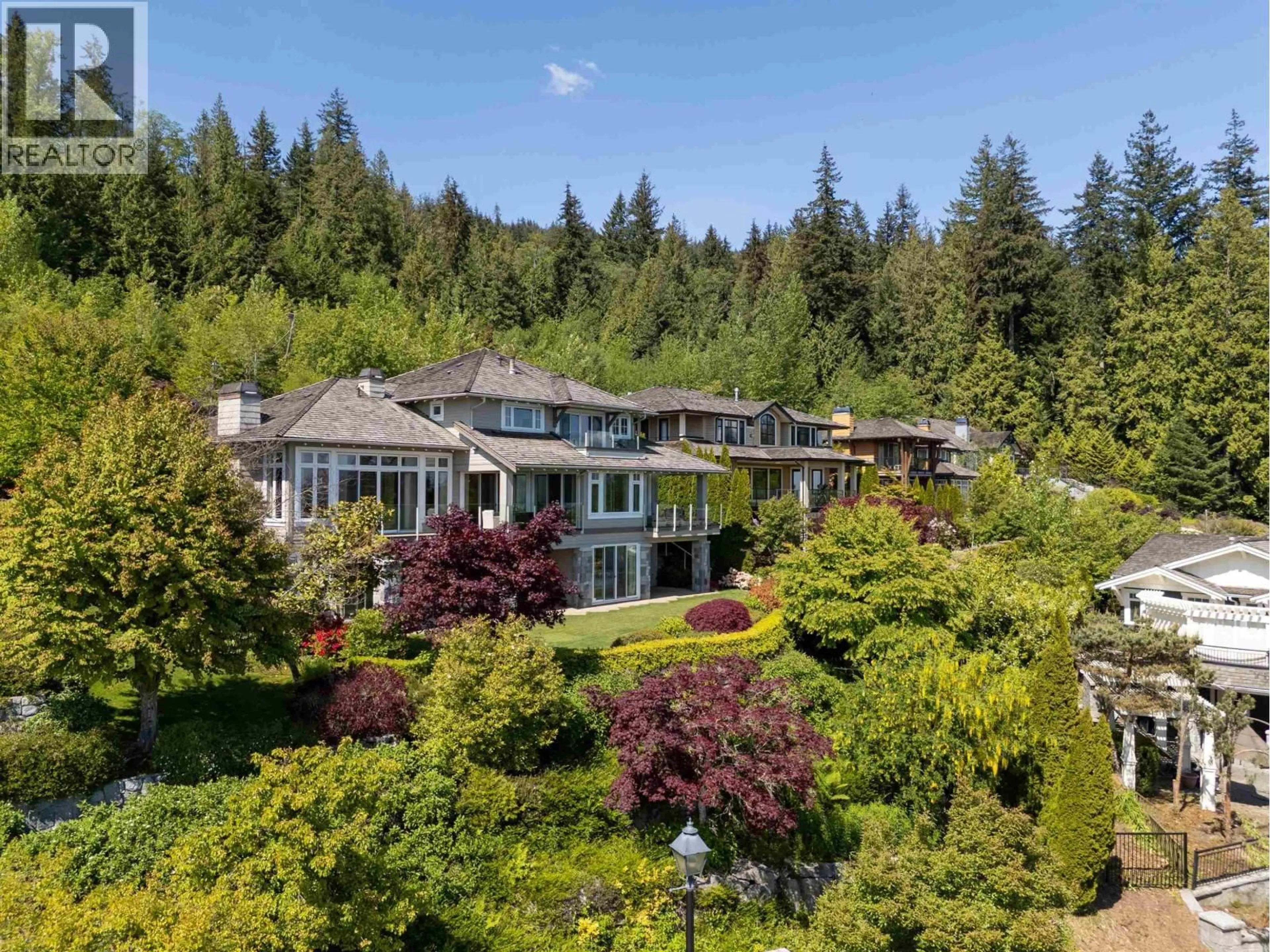 A pic from outside/outdoor area/front of a property/back of a property/a pic from drone, unknown for 2356 KADLEC COURT, West Vancouver British Columbia V7S3K3