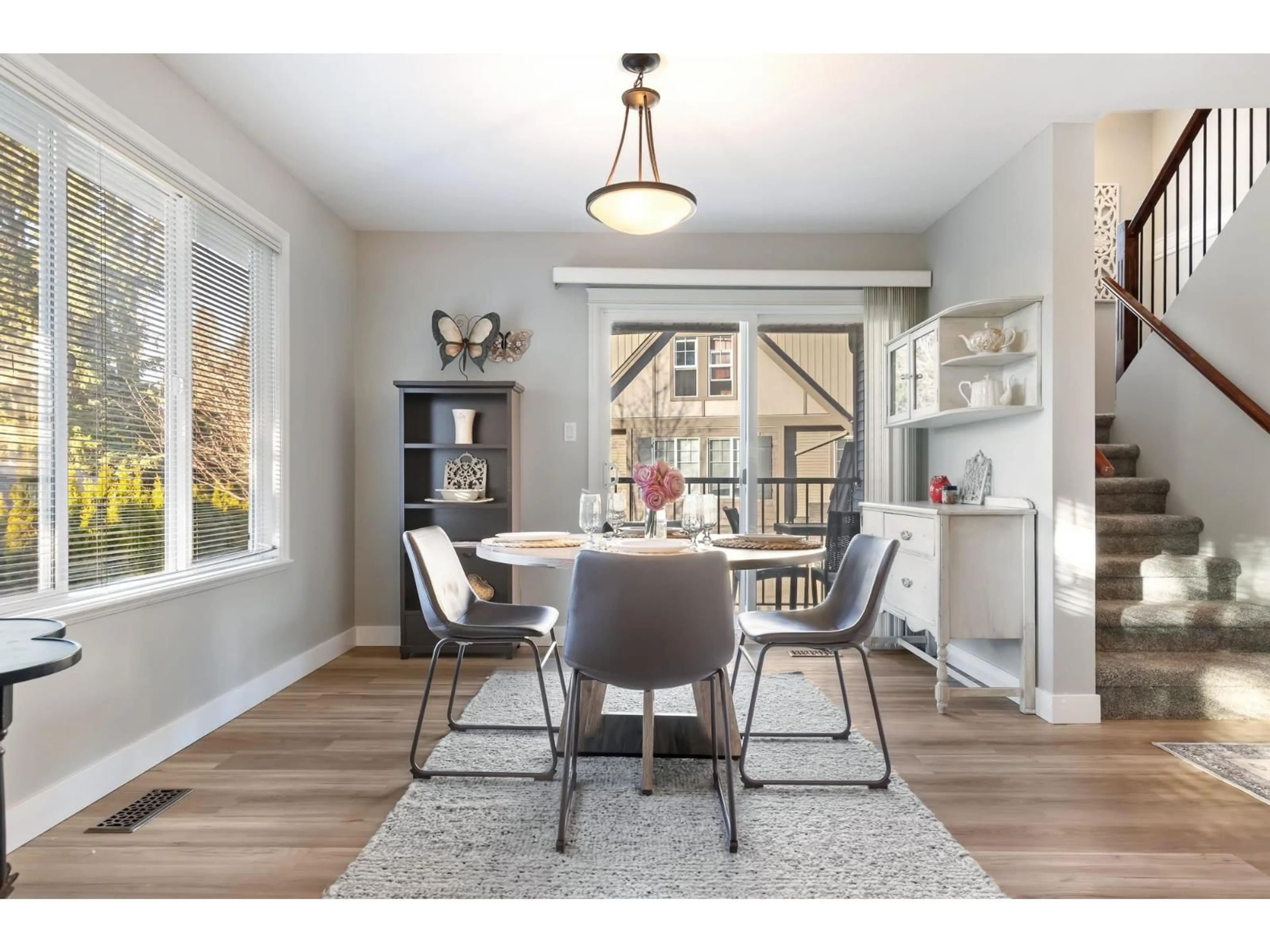 Dining room, wood/laminate floor for 7 - 46321 CESSNA DRIVE, Chilliwack British Columbia V2P1A7