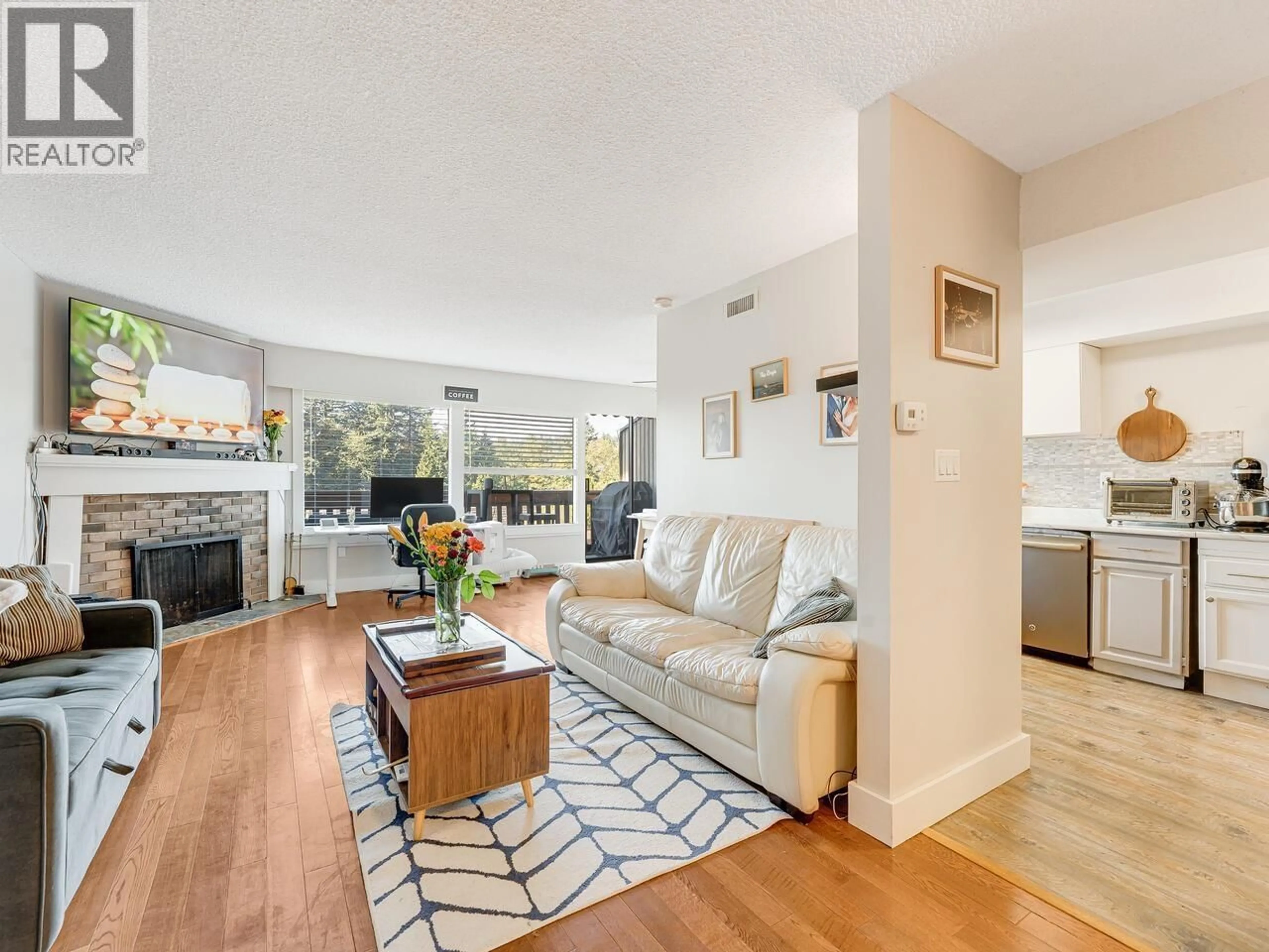 Living room with furniture, unknown for 1039 OLD LILLOOET ROAD, North Vancouver British Columbia V7J3H6