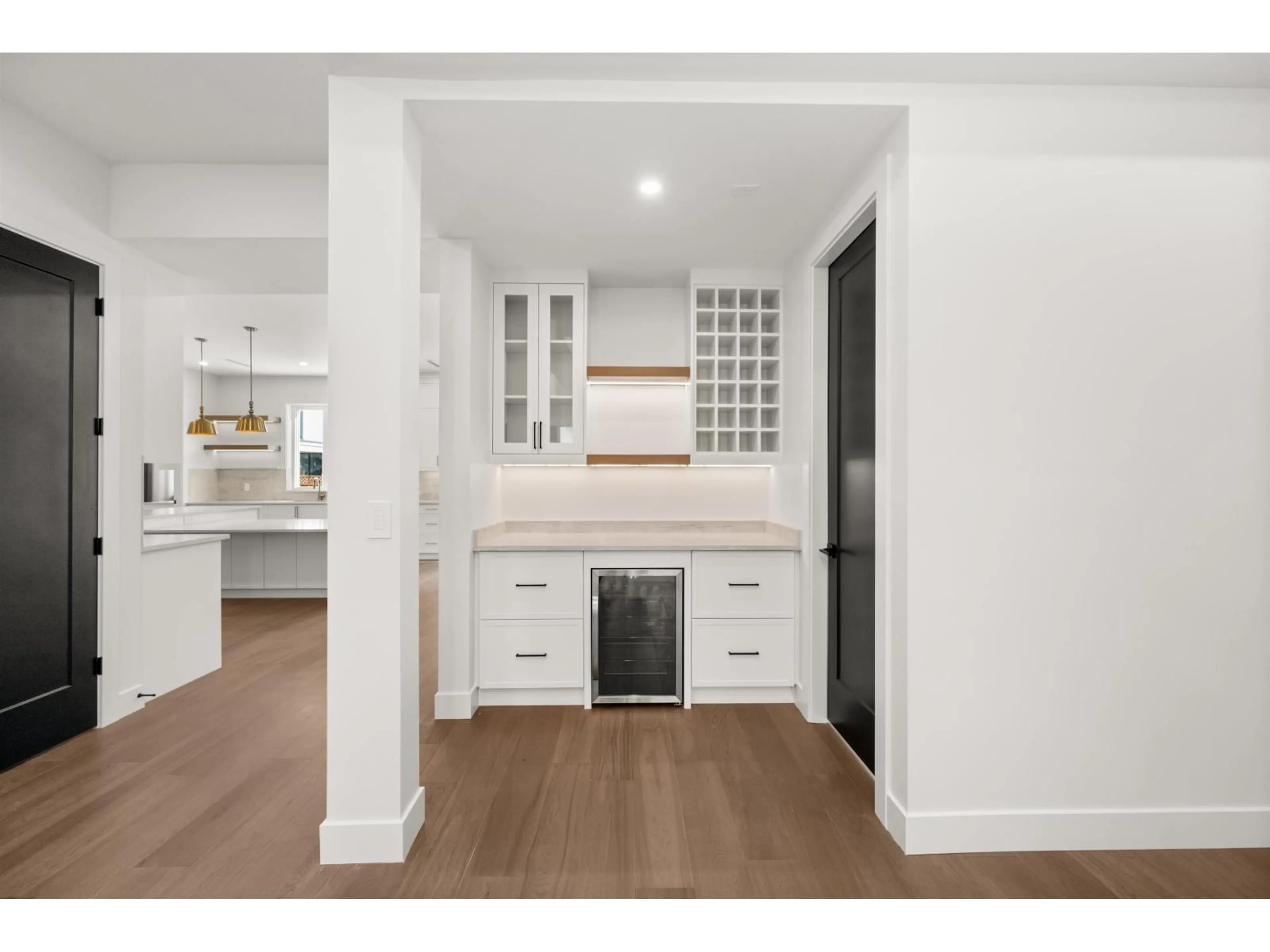 Open concept kitchen, unknown for 20334 42 AVENUE, Langley British Columbia V3A3A7