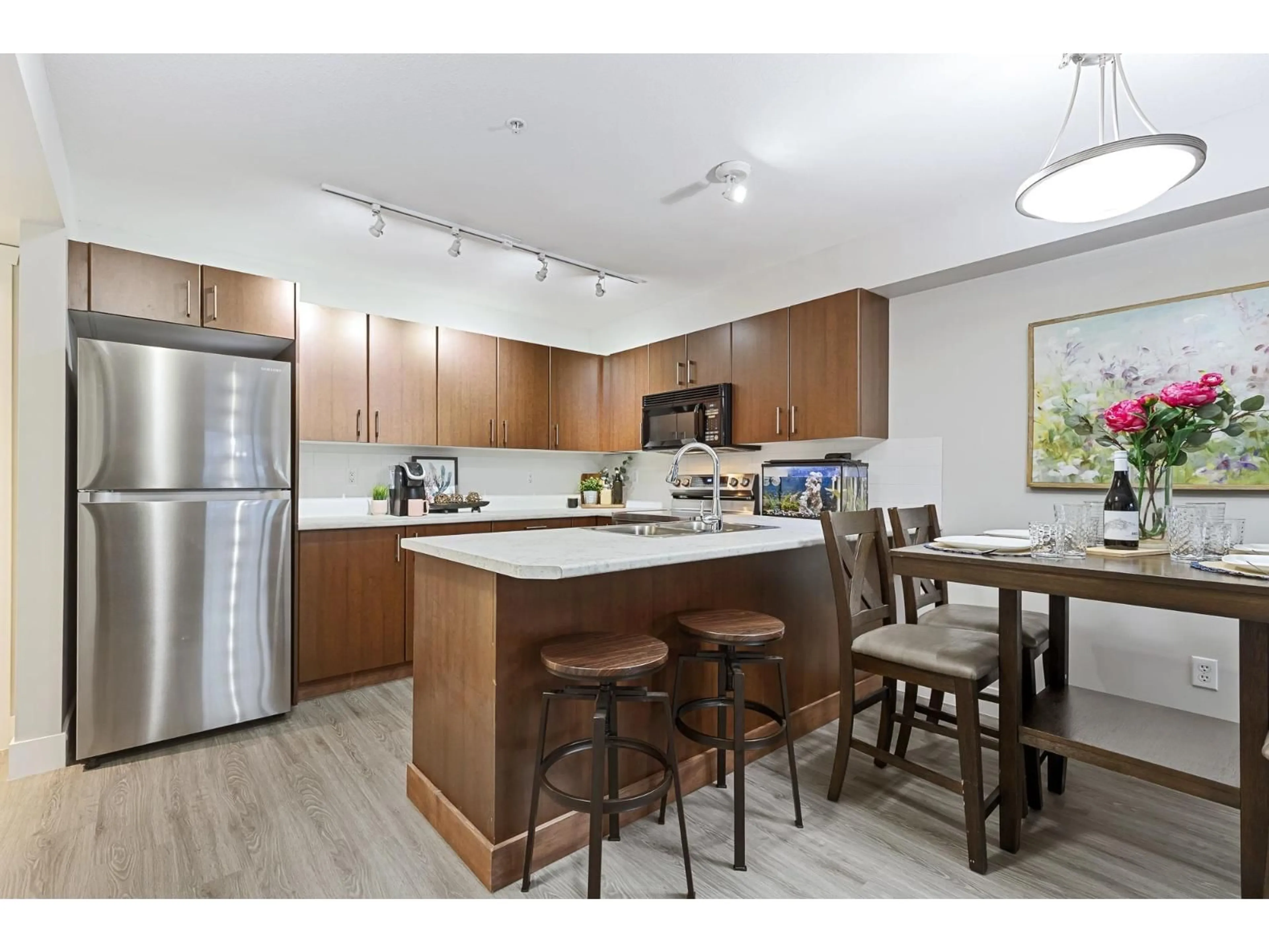 Standard kitchen, wood/laminate floor for 101 - 45555 YALE ROAD, Chilliwack British Columbia V2P0A9