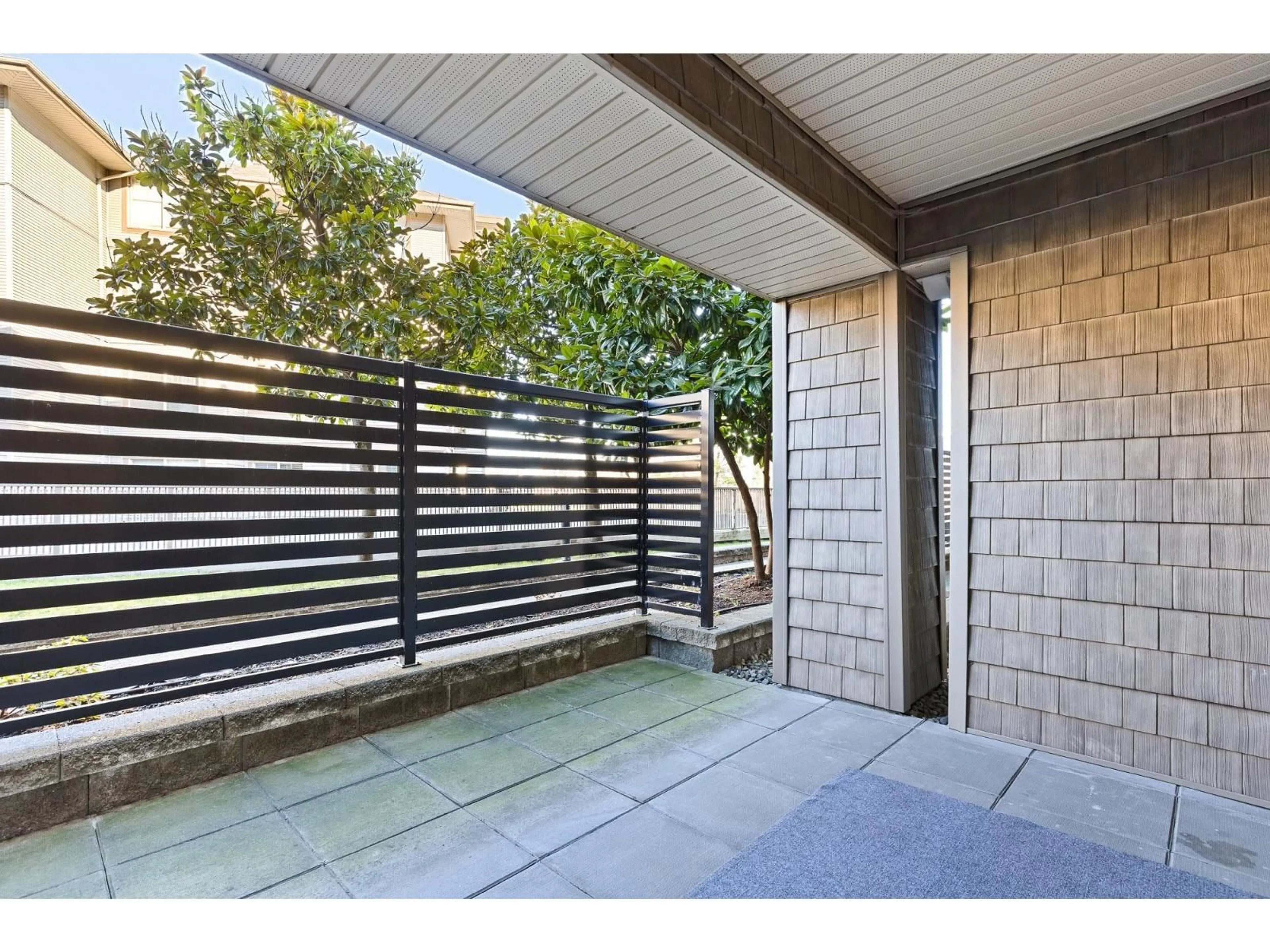 Patio, street for 101 - 45555 YALE ROAD, Chilliwack British Columbia V2P0A9