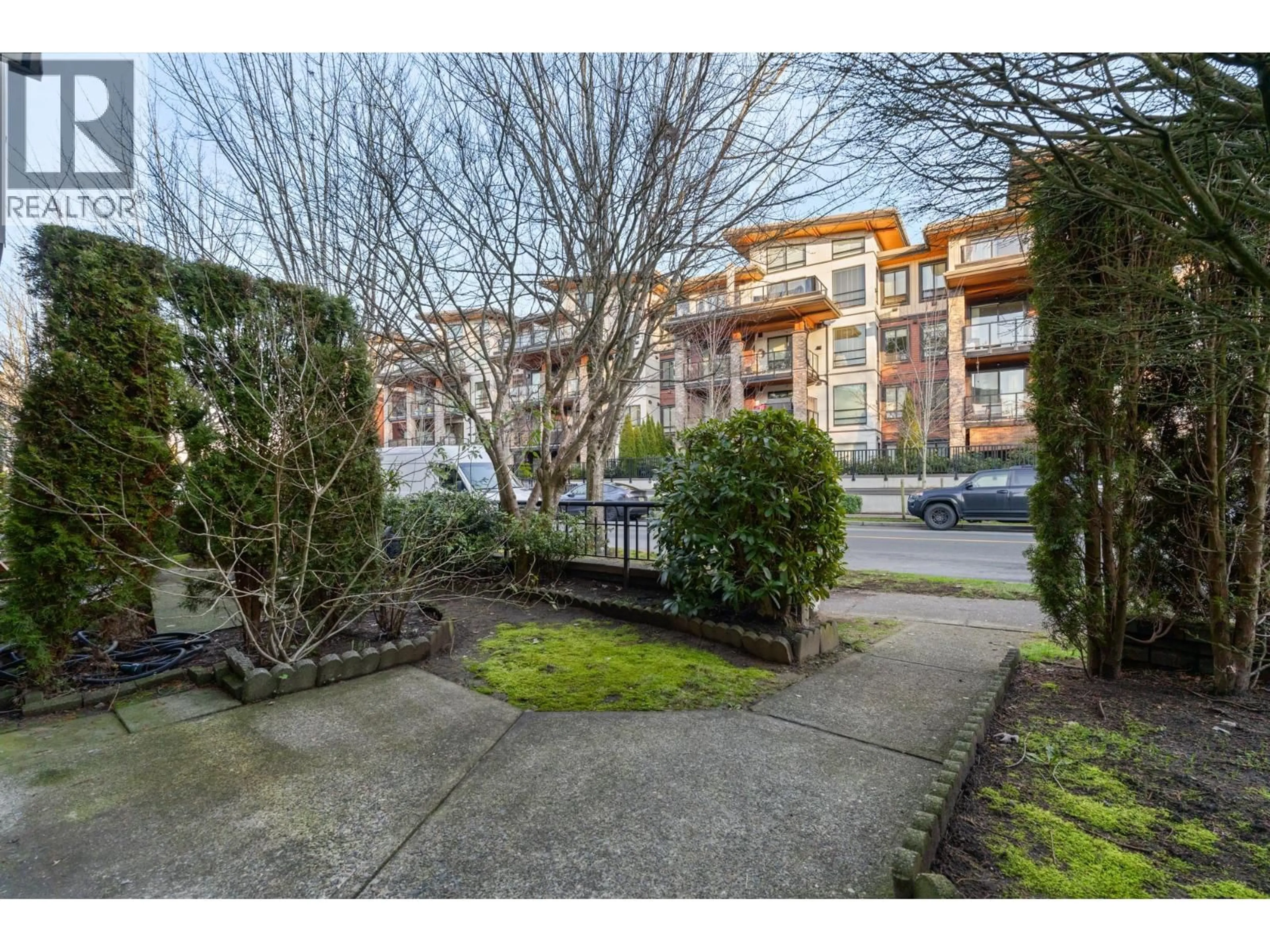 A pic from outside/outdoor area/front of a property/back of a property/a pic from drone, street for 59 - 12449 191 STREET, Pitt Meadows British Columbia V3Y2R4