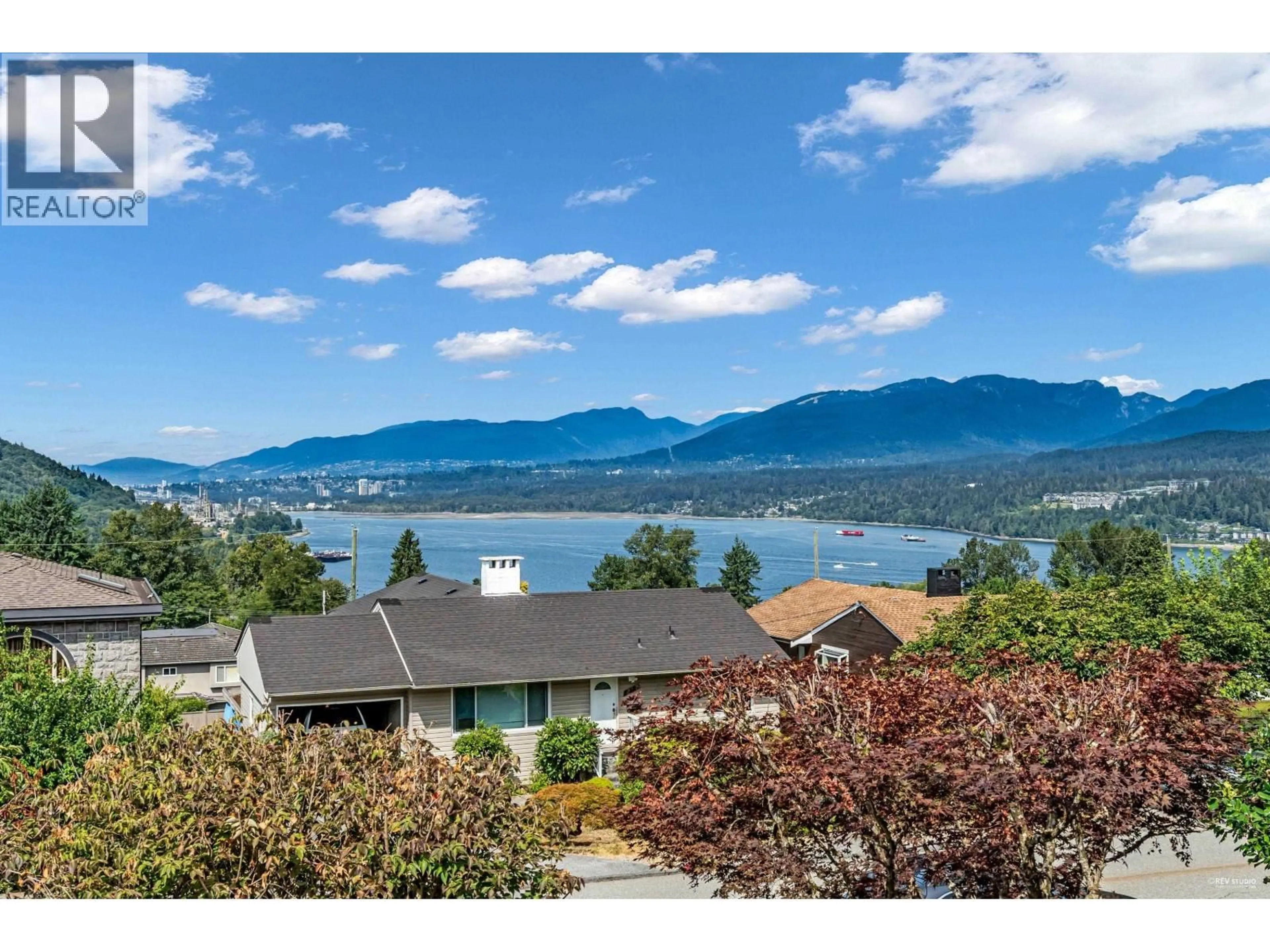 A pic from outside/outdoor area/front of a property/back of a property/a pic from drone, water/lake/river/ocean view for 7238 BRAESIDE DRIVE, Burnaby British Columbia V5A1E8