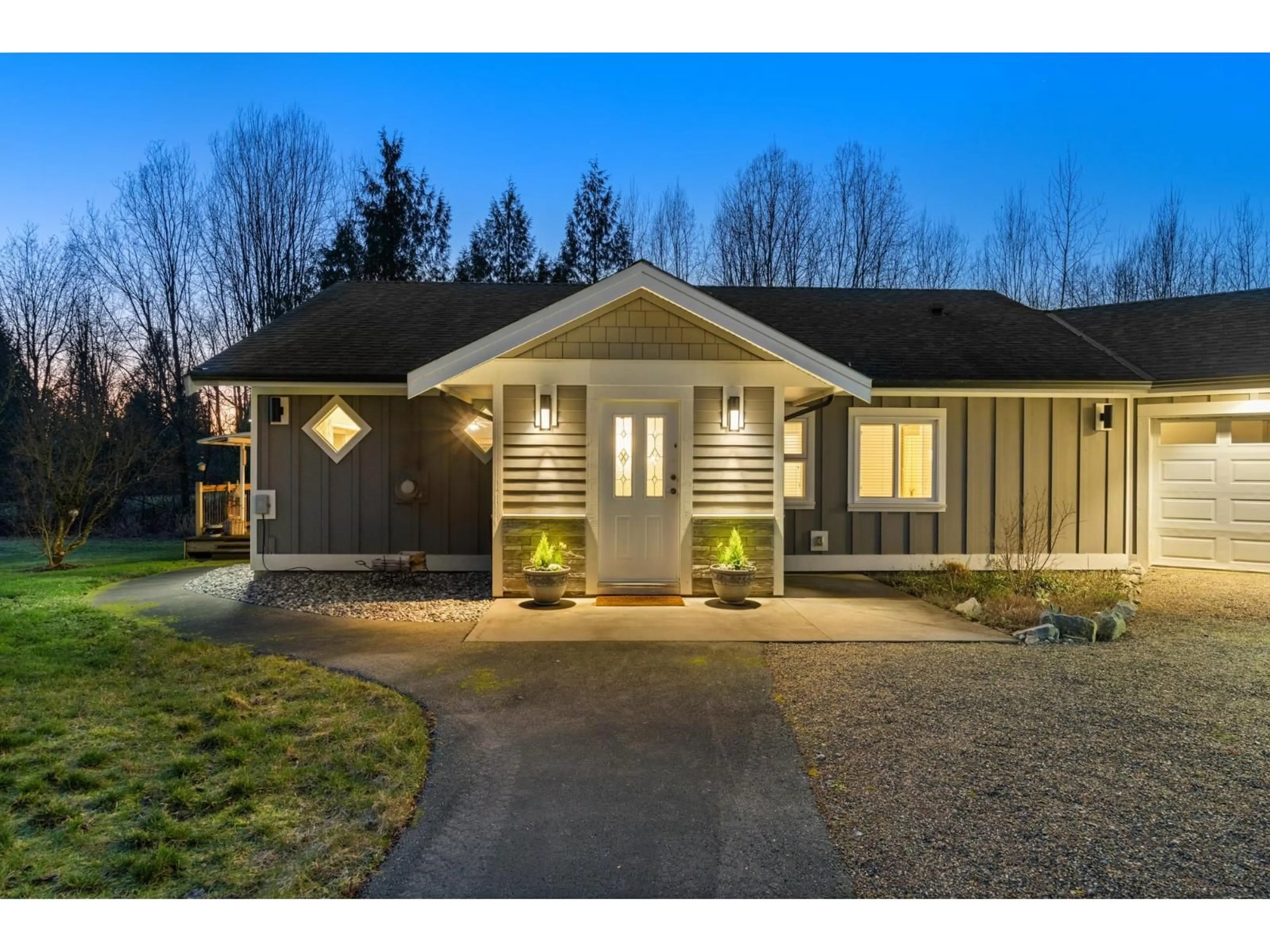 Unknown for 22015 40 AVENUE, Langley British Columbia V2Z1N7