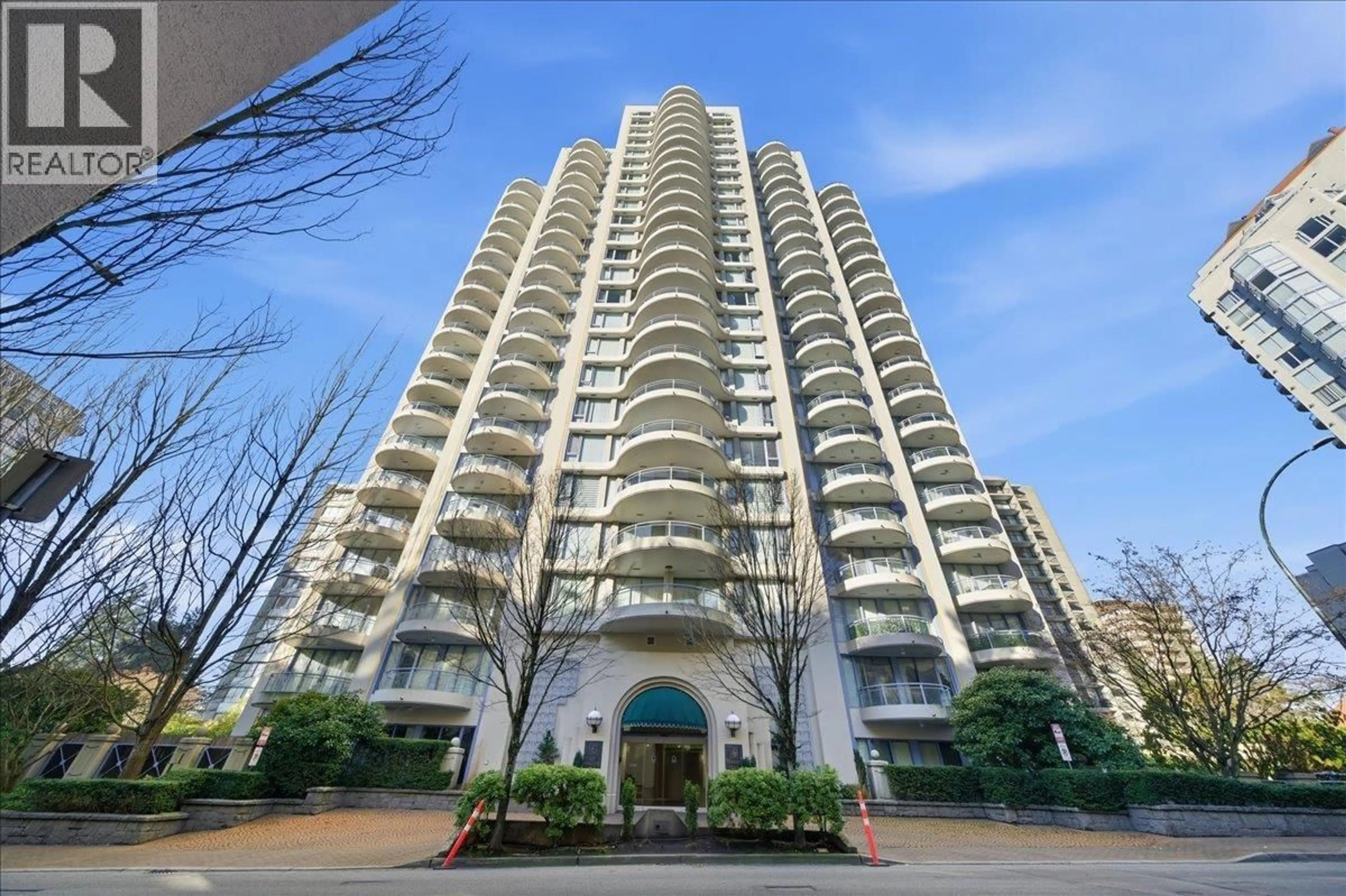 Indoor foyer for 602 - 739 PRINCESS STREET, New Westminster British Columbia V3M6V6