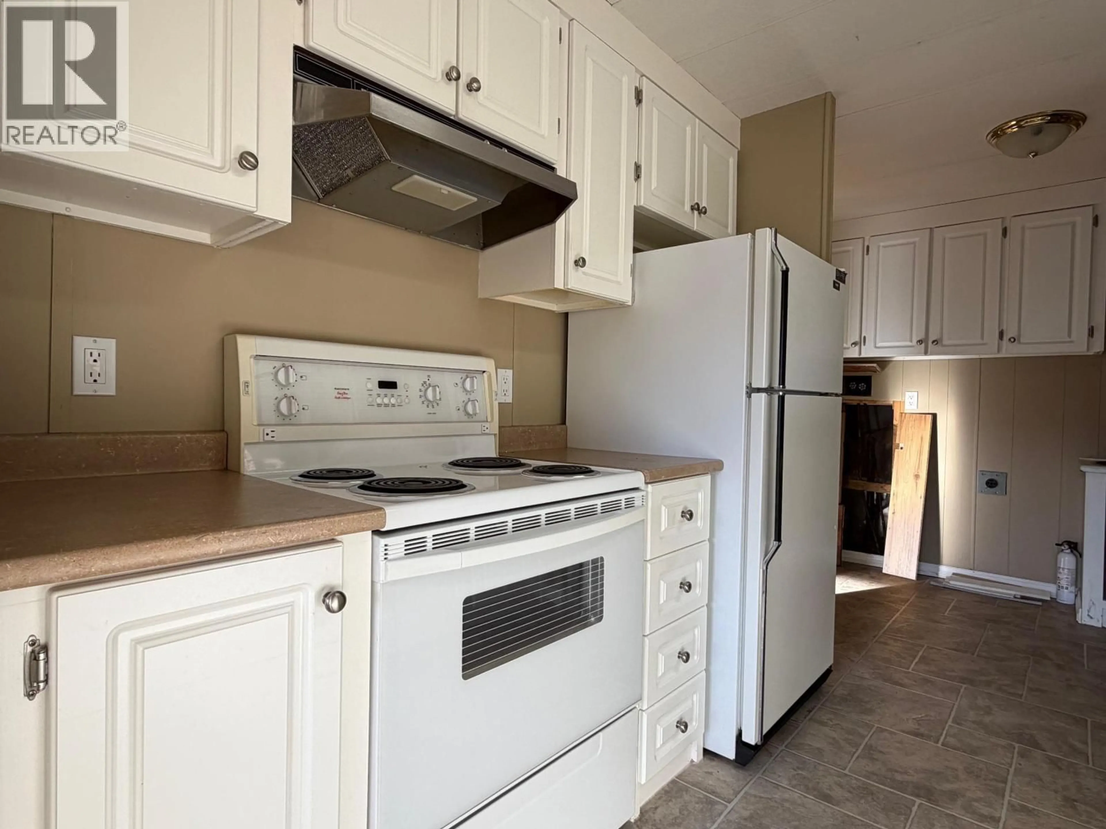 Standard kitchen, unknown for 20 - 1700 BROADWAY AVENUE, Williams Lake British Columbia V2G2W5