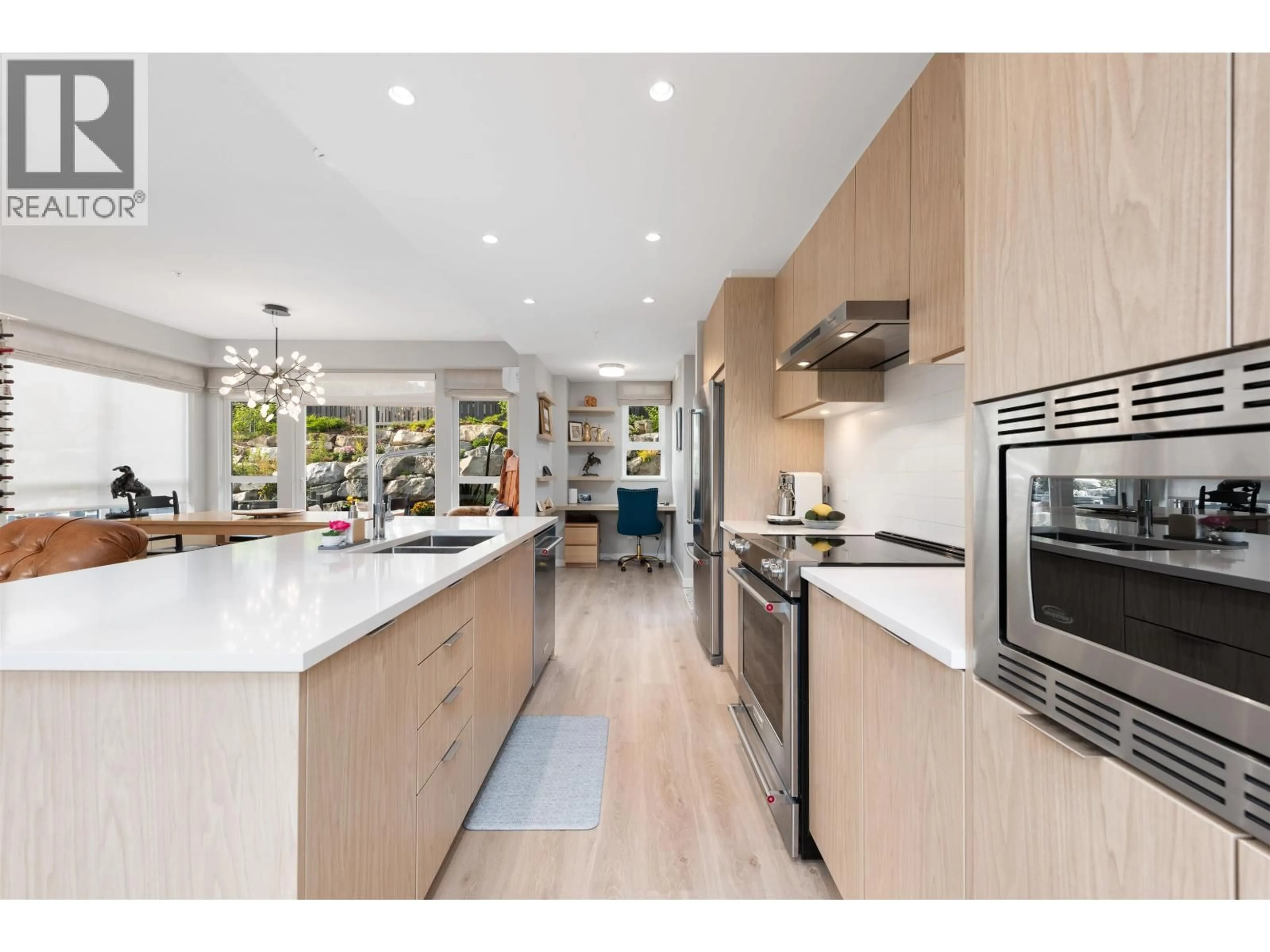 Open concept kitchen, unknown for 41204 HIGHLINE PLACE, Squamish British Columbia V8B1C2