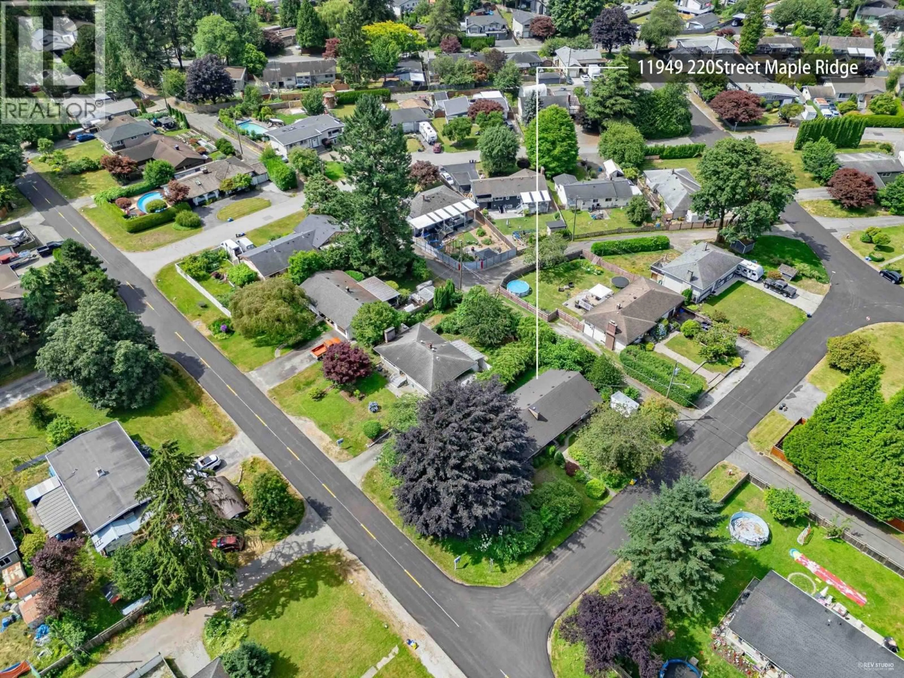 A pic from outside/outdoor area/front of a property/back of a property/a pic from drone, street for 11949 220 STREET, Maple Ridge British Columbia V2X5R3