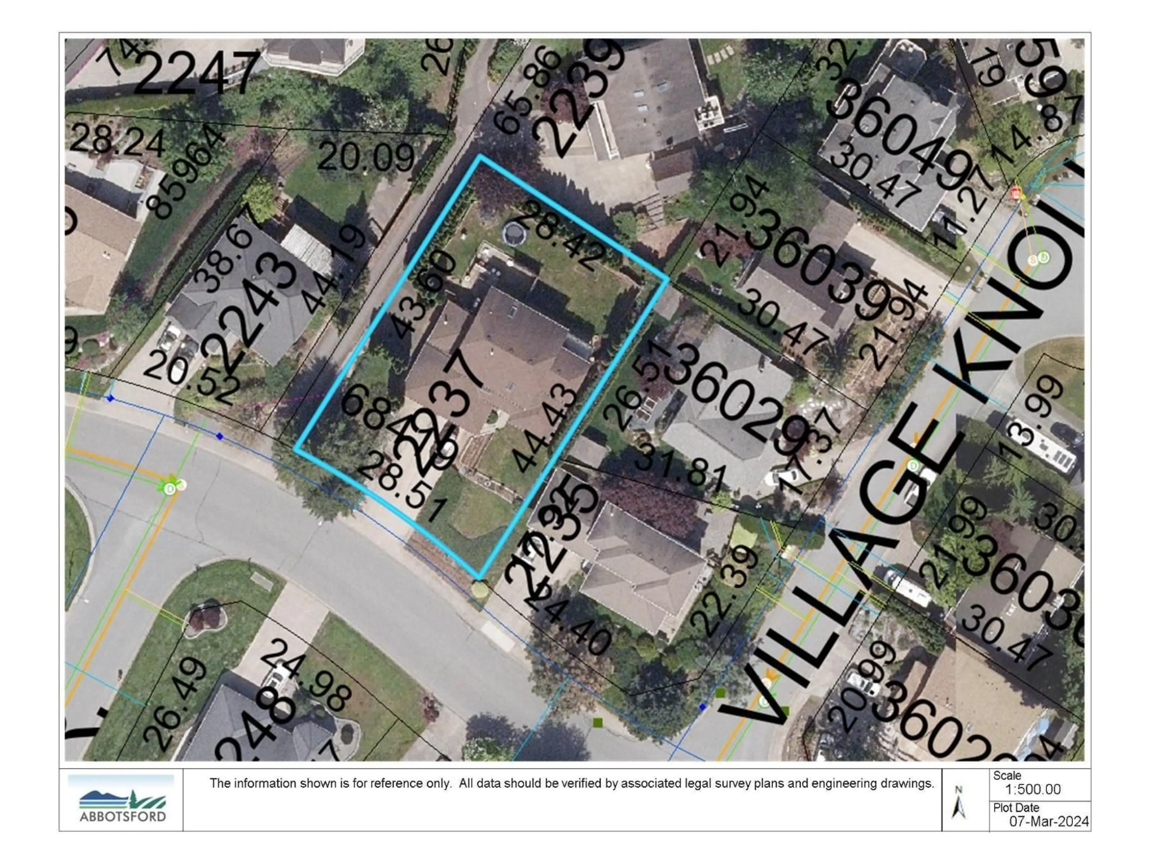 A pic from outside/outdoor area/front of a property/back of a property/a pic from drone, street for 2237 MOUNTAIN DRIVE, Abbotsford British Columbia V3G1E3