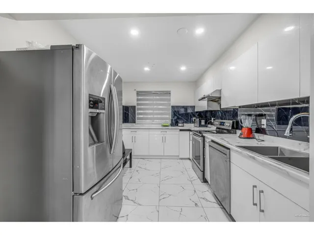 56 - 9955 140 STREET, Surrey 2