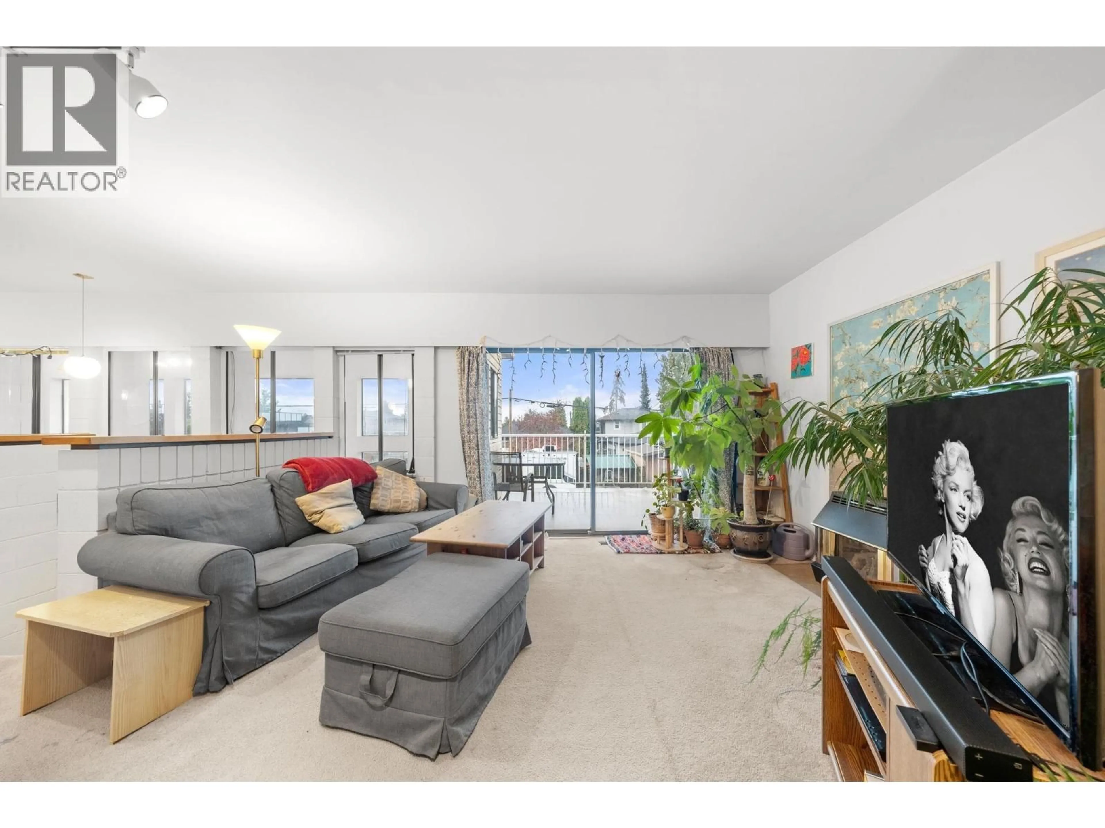 Living room with furniture, unknown for 741 14TH STREET, North Vancouver British Columbia V7L2P3