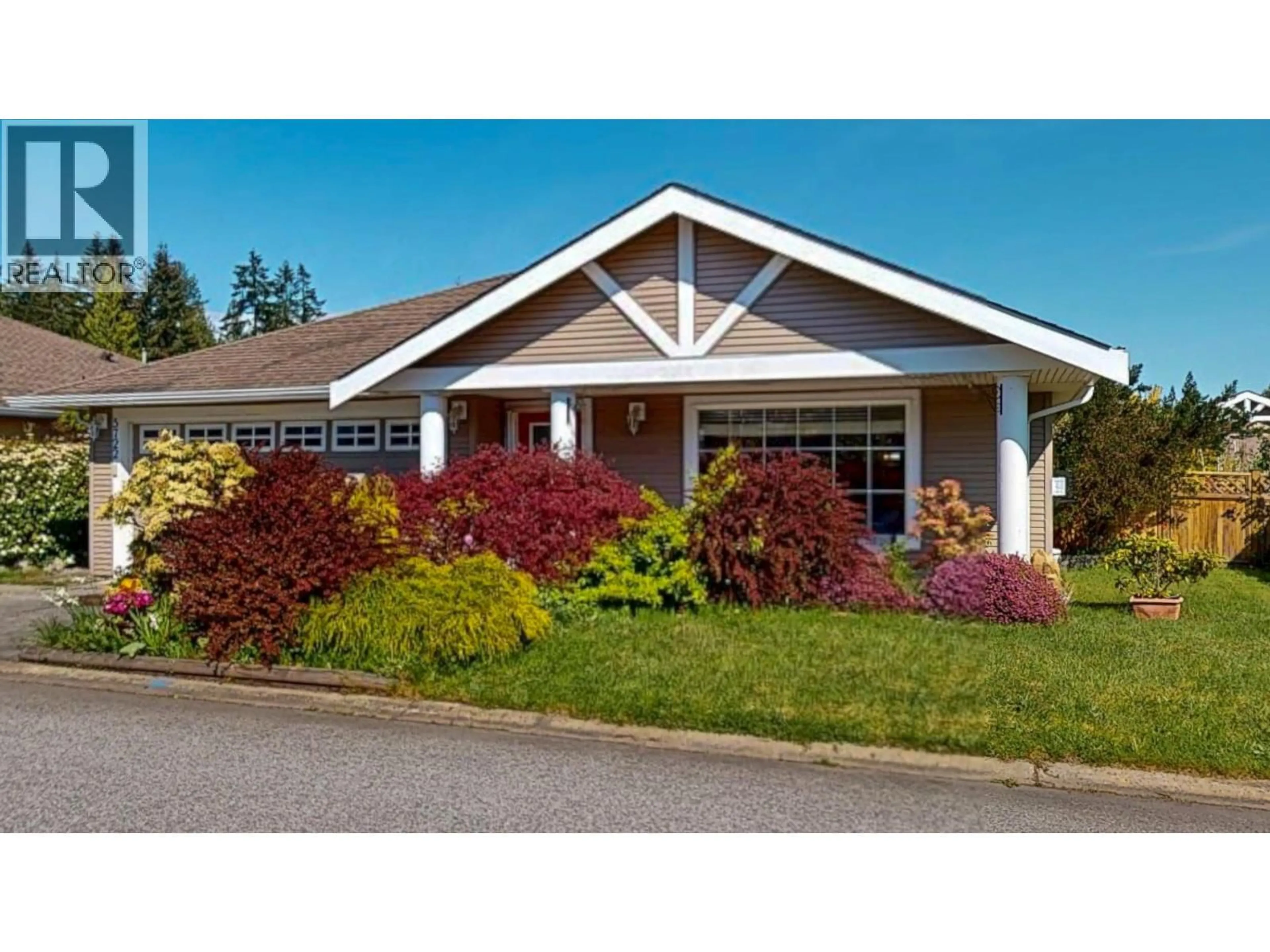 Home with vinyl exterior material, street for 5722 EMILY WAY, Sechelt British Columbia V7Z0N5