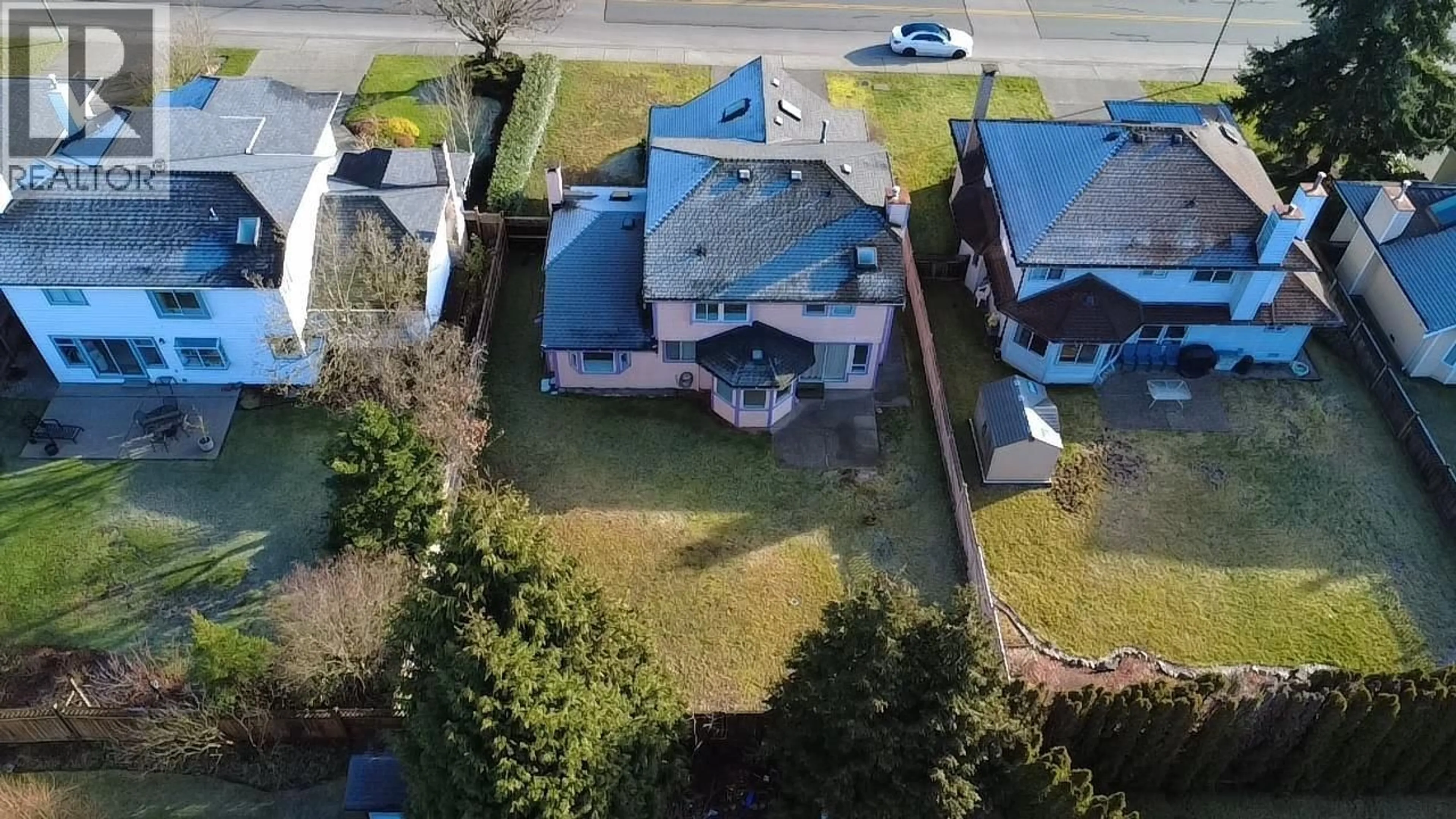 A pic from outside/outdoor area/front of a property/back of a property/a pic from drone, street for 680 LINTON STREET, Coquitlam British Columbia V3J6K3