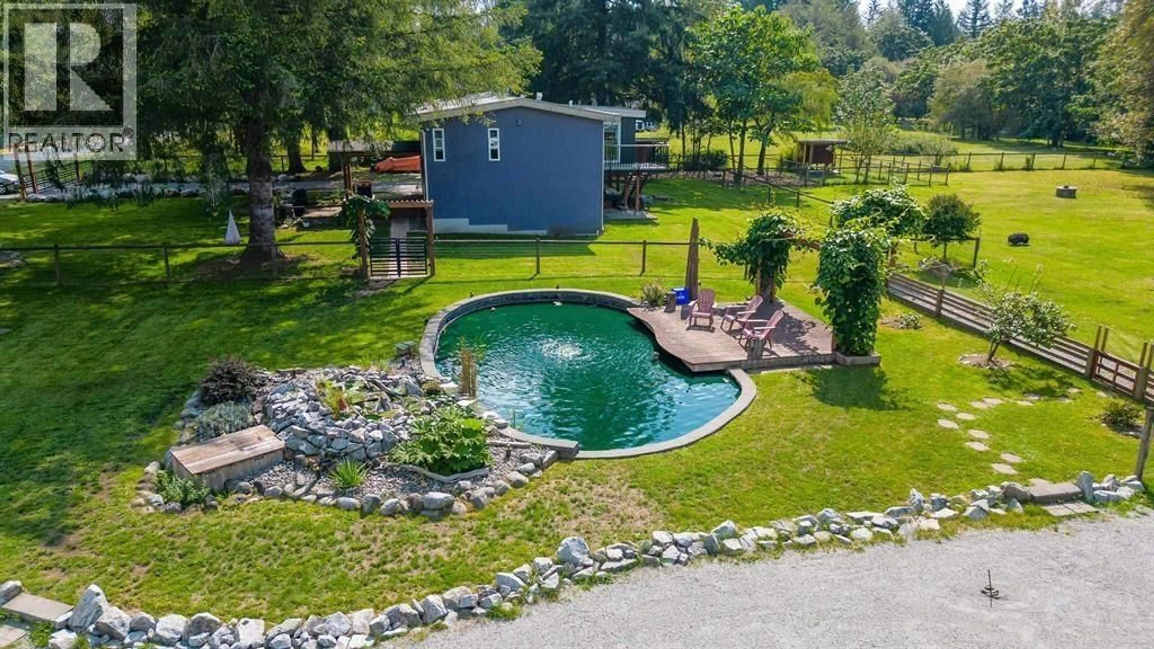Pool for 10069 276 STREET, Maple Ridge British Columbia V2W1R5
