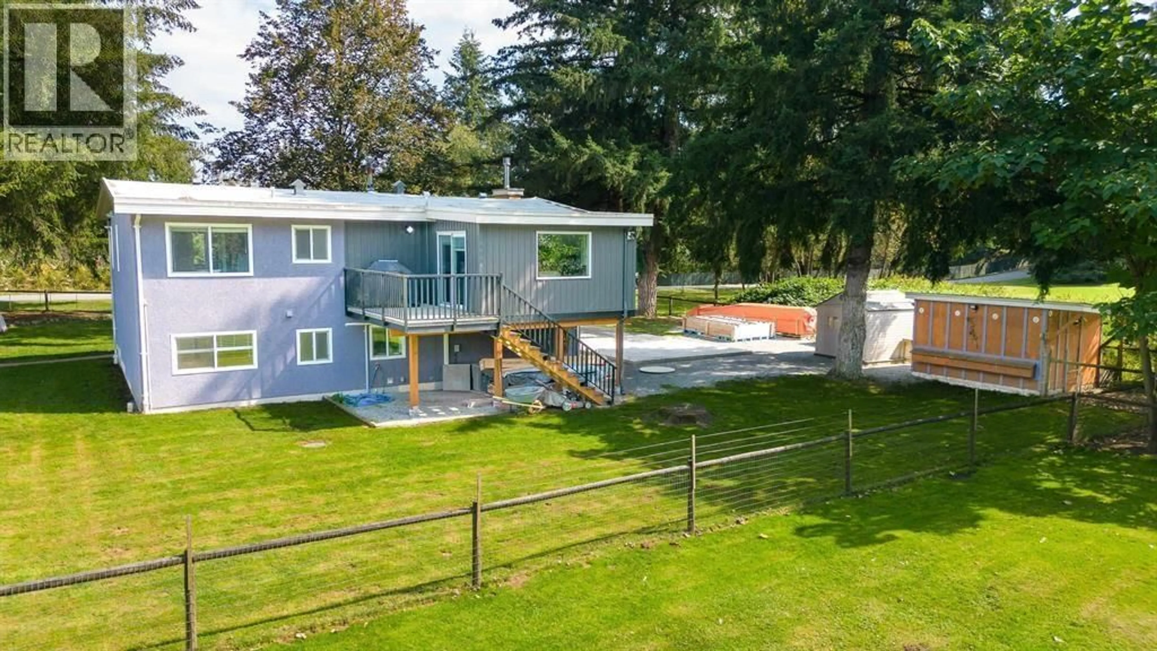 A pic from outside/outdoor area/front of a property/back of a property/a pic from drone, building for 10069 276 STREET, Maple Ridge British Columbia V2W1R5