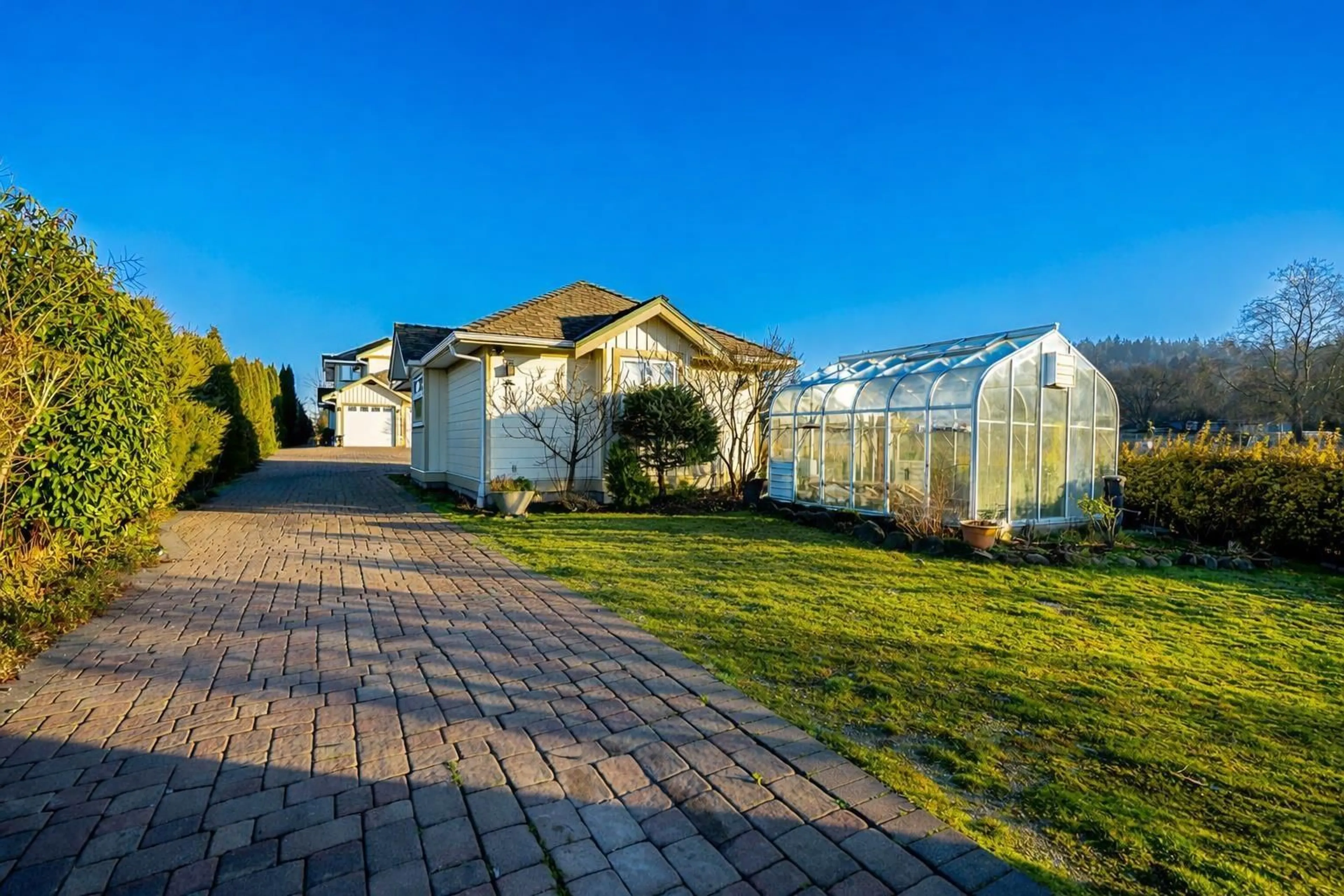 Unknown for 3302 168 STREET, Surrey British Columbia V3Z1E4