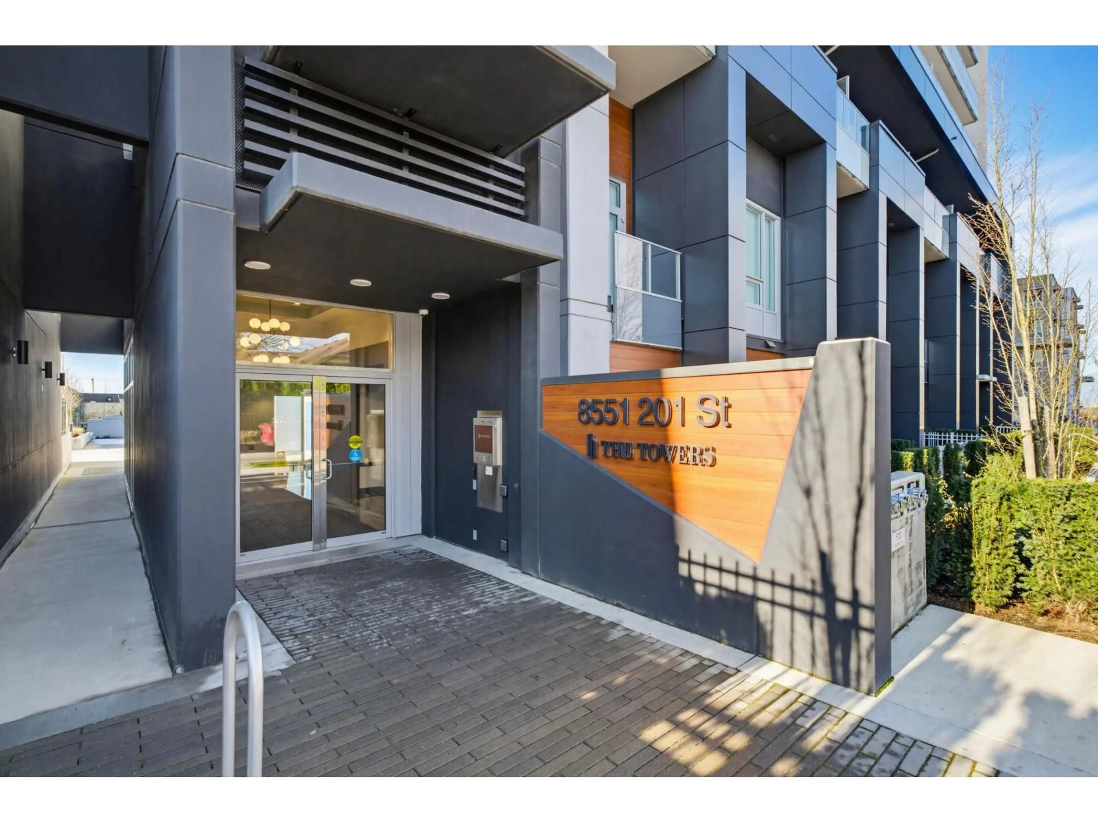 Indoor foyer for 3203 - 8551 201 STREET, Langley British Columbia V2Y3Y5