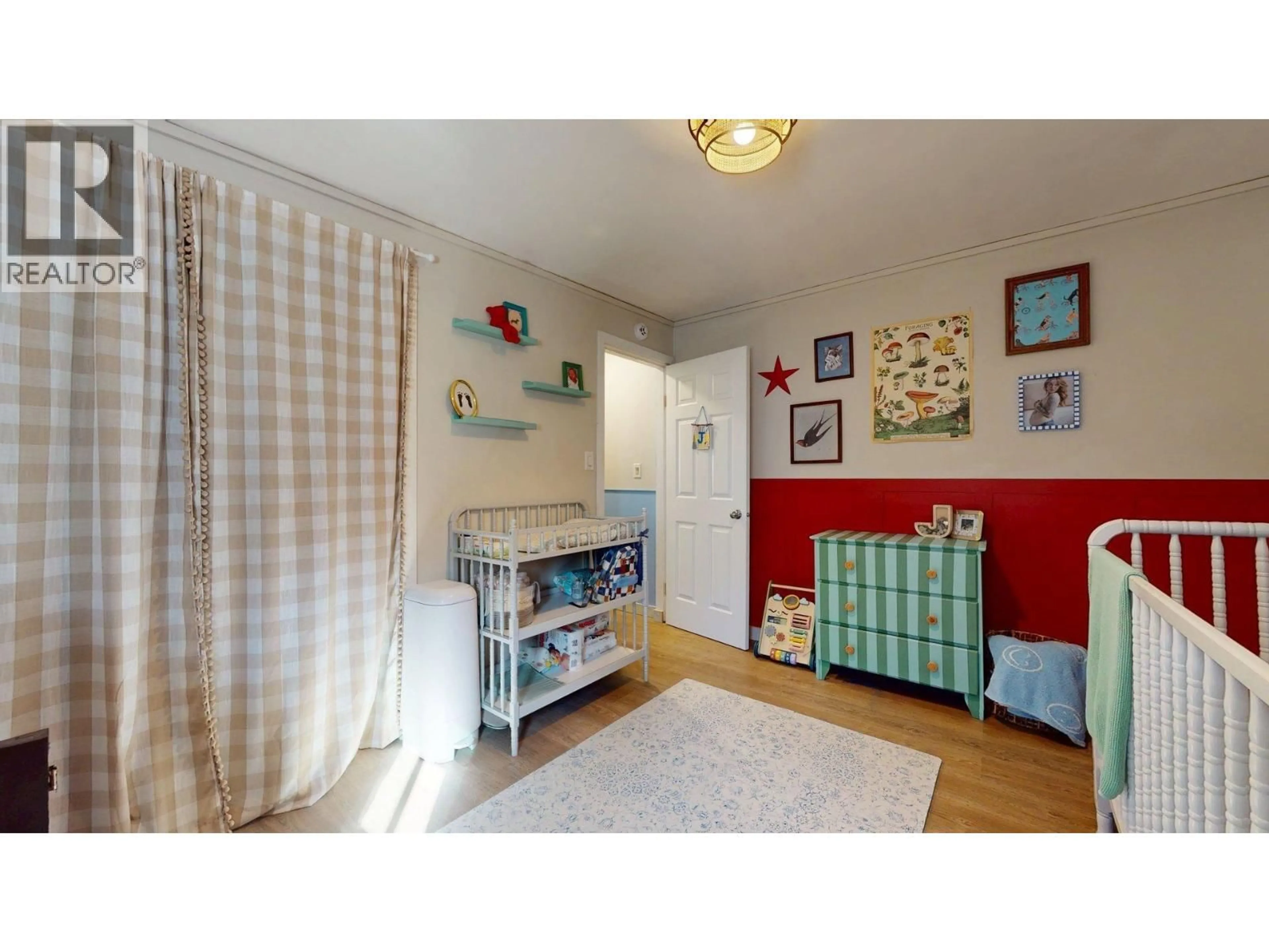 A pic of a room for 3 - 39768 GOVERNMENT ROAD, Squamish British Columbia V8B0G3