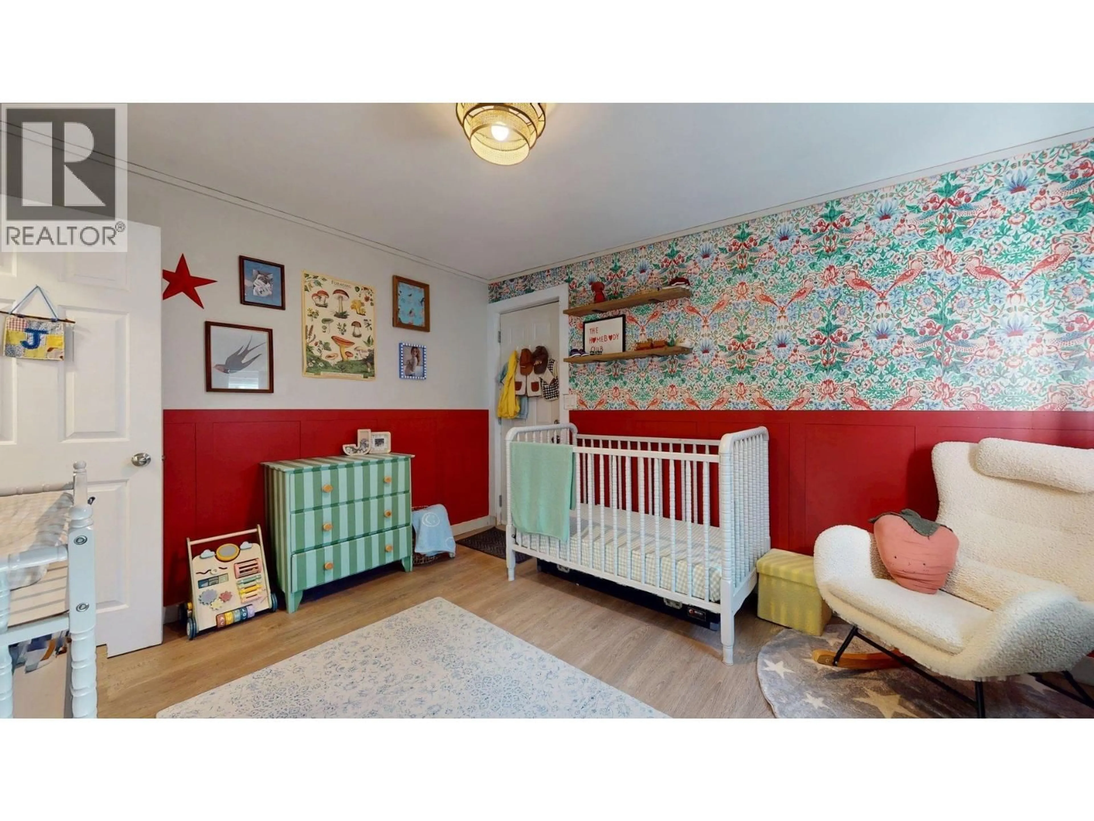 A pic of a room for 3 - 39768 GOVERNMENT ROAD, Squamish British Columbia V8B0G3