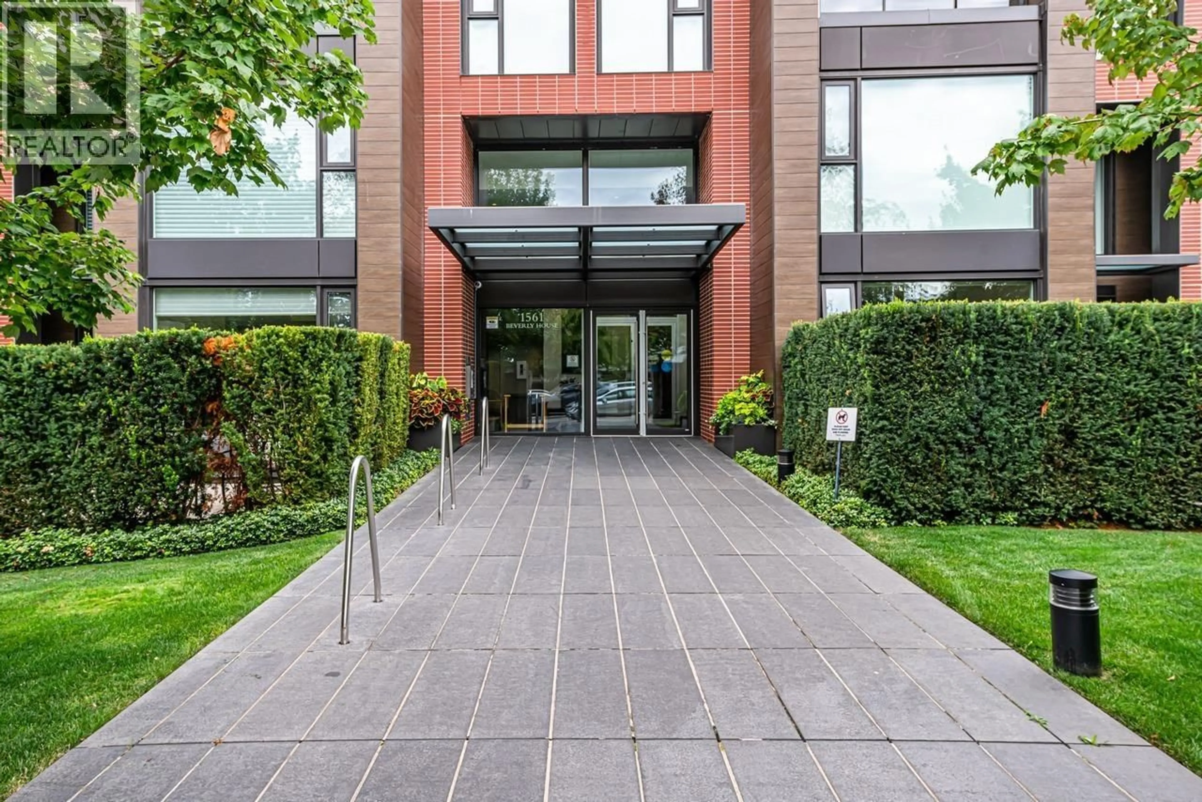 Unknown for 602 - 1561 57TH AVENUE, Vancouver British Columbia V6P0H5