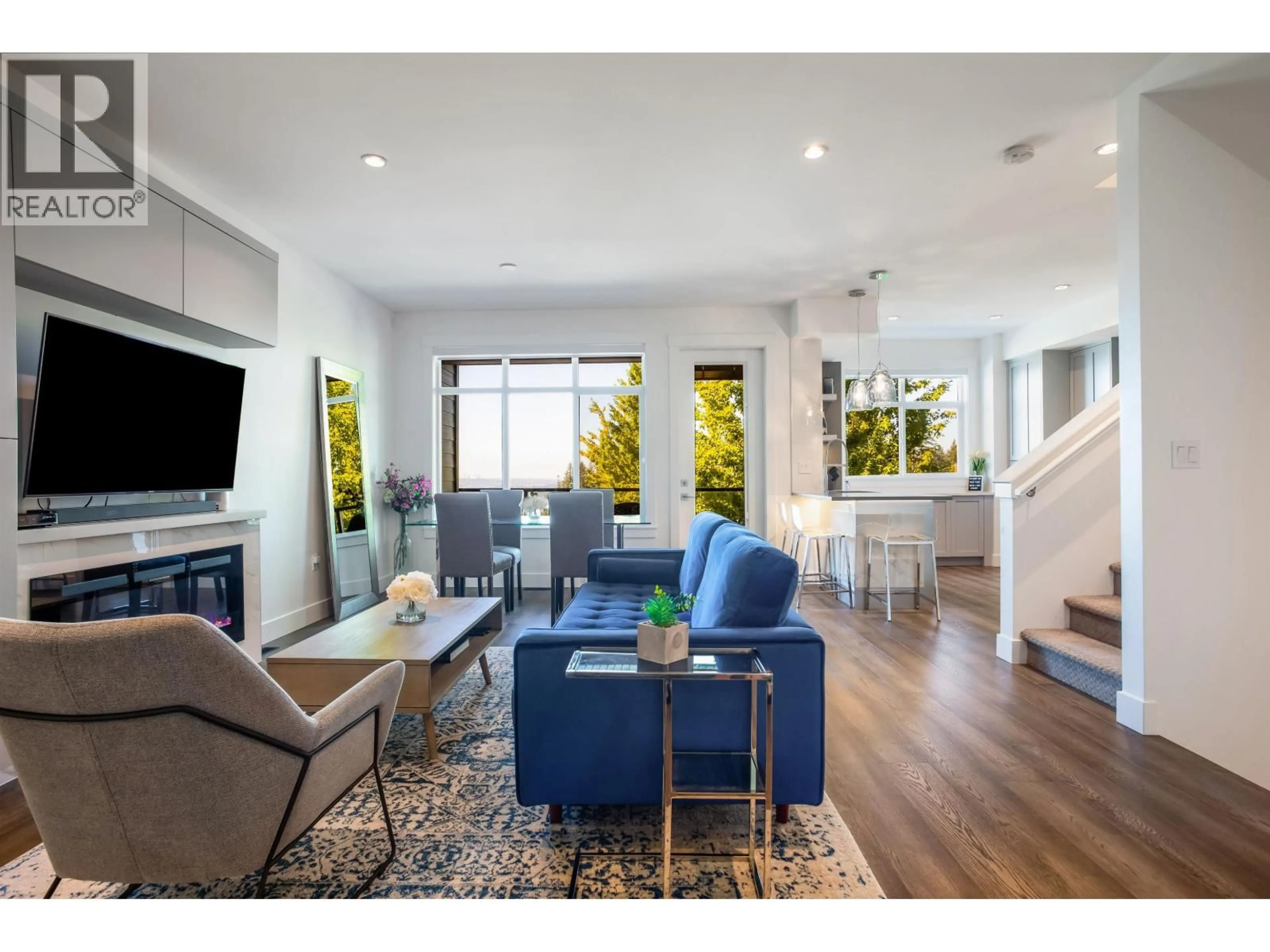 Living room with furniture, wood/laminate floor for 7 - 3535 PRINCETON AVENUE, Coquitlam British Columbia V3E0P1