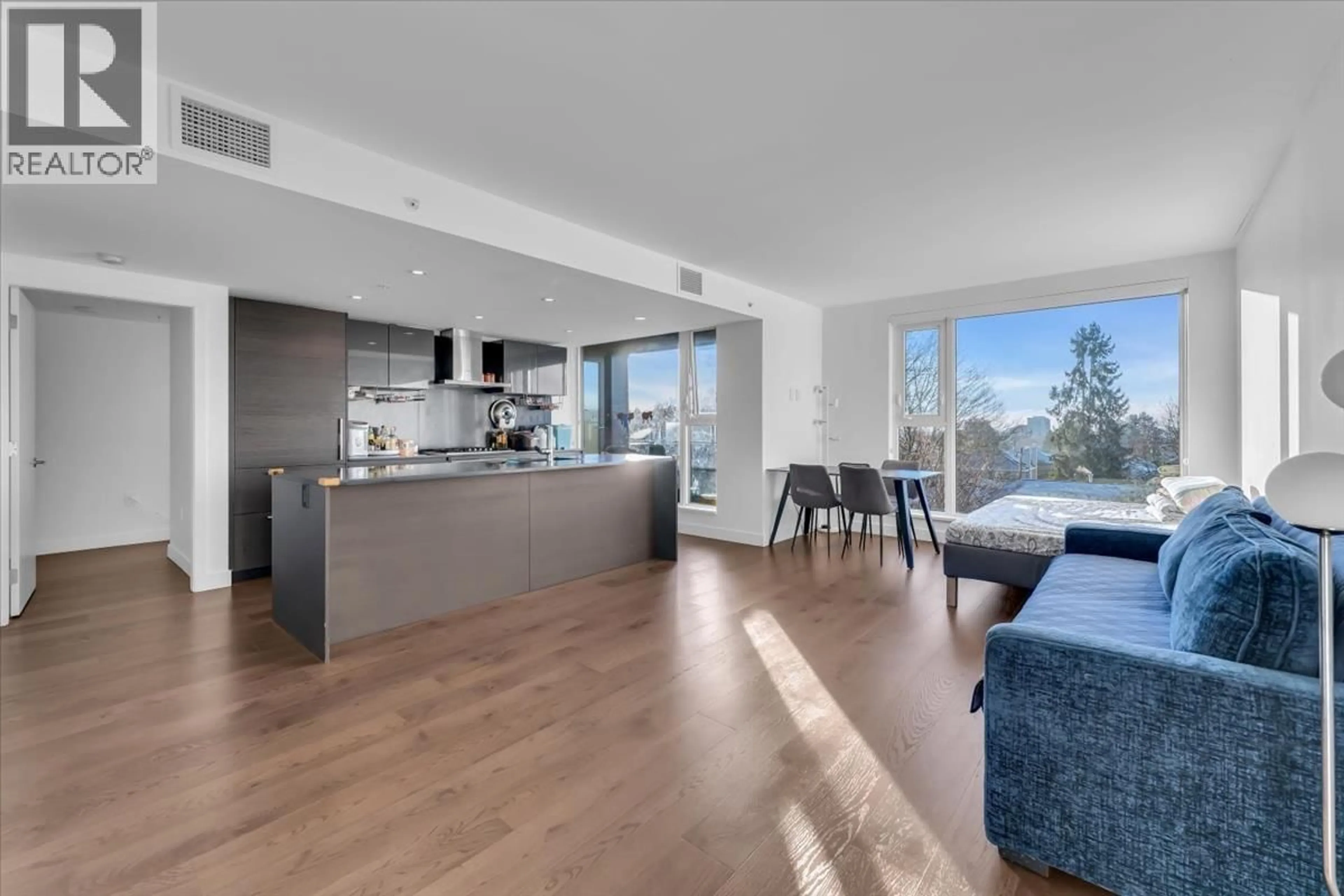 Open concept kitchen, unknown for 607 - 1571 57TH AVENUE, Vancouver British Columbia V6P0H7