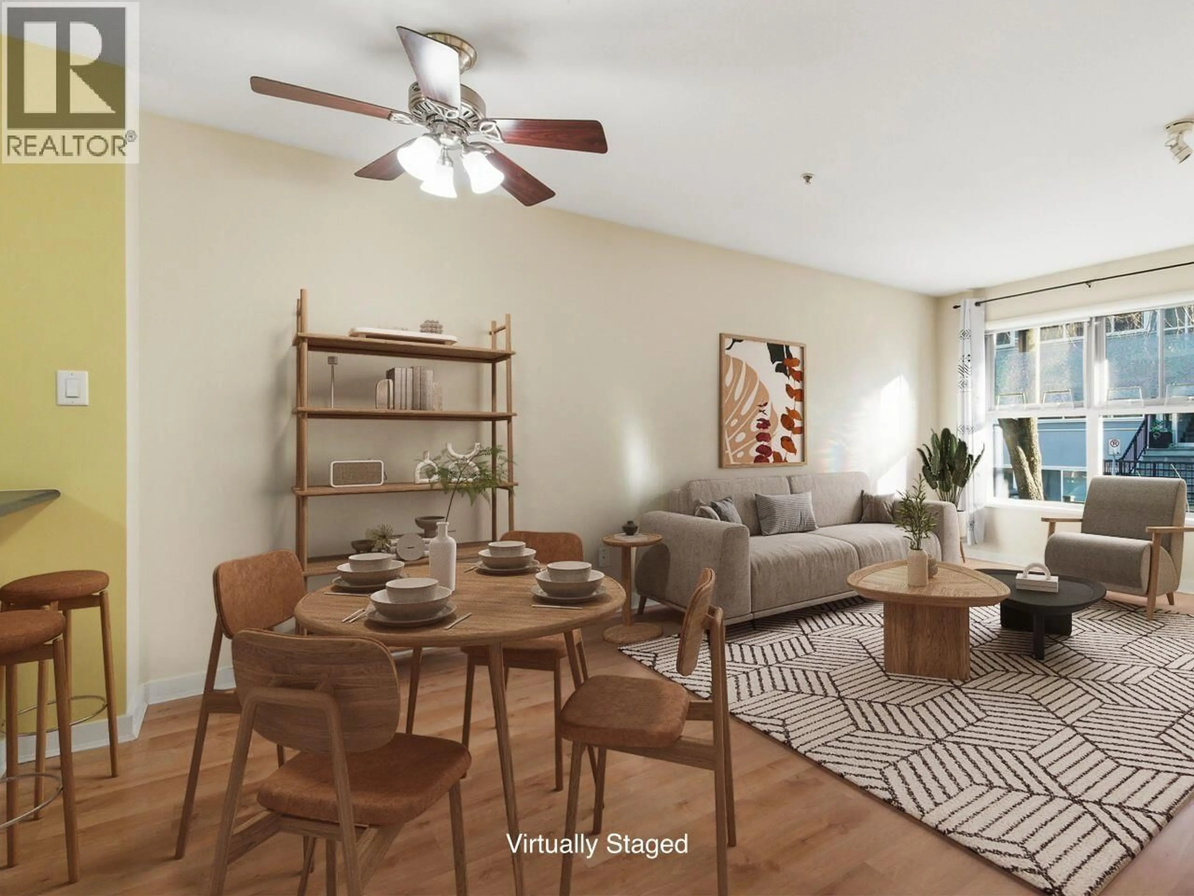 Living room with furniture, unknown for 208 - 38 SEVENTH AVENUE, New Westminster British Columbia V3L5W2