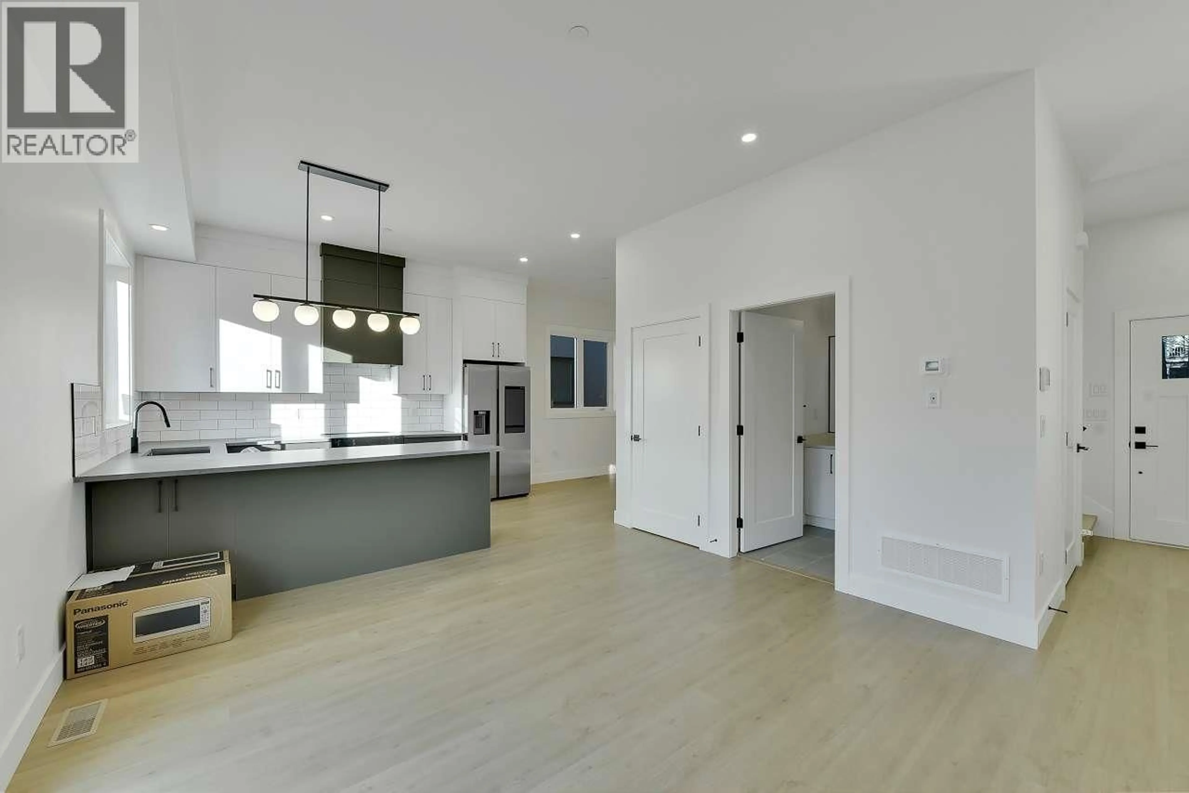 Open concept kitchen, unknown for 1 - 1436 E 1ST AVENUE, Vancouver British Columbia V5N1A3