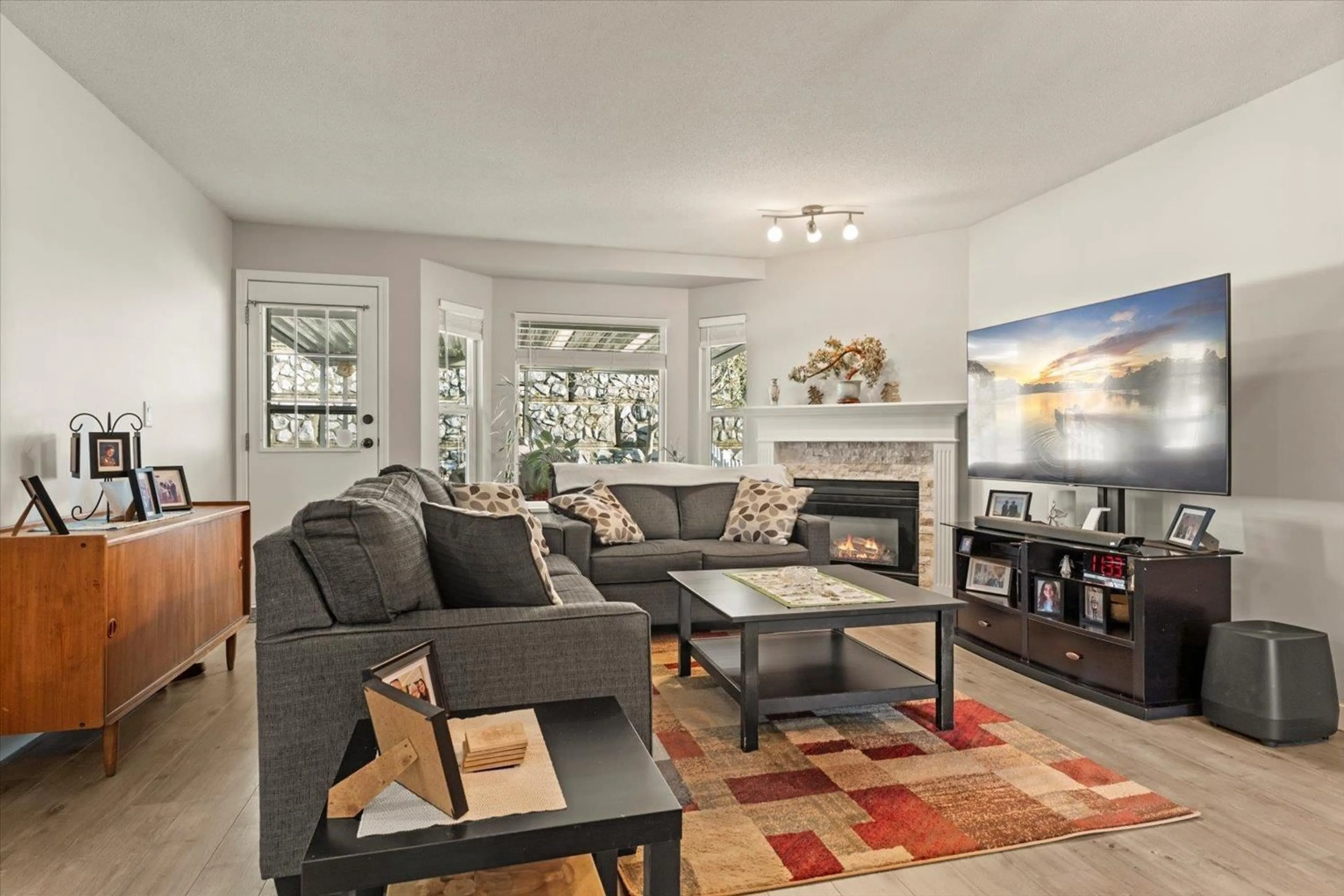 Living room with furniture, unknown for 69 - 1973 WINFIELD DRIVE, Abbotsford British Columbia V3G1K6