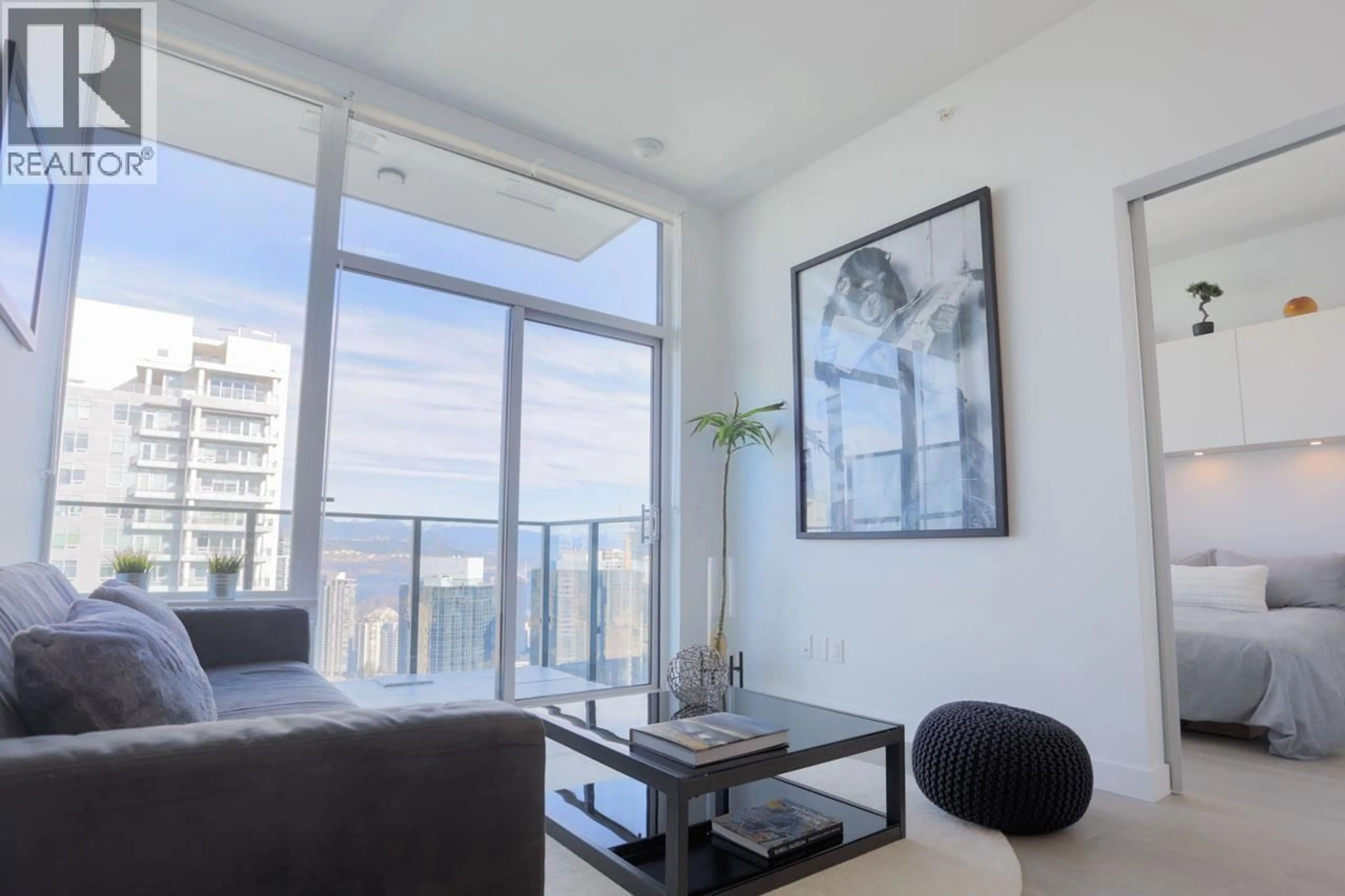 Living room with furniture, unknown for 4001 - 6537 TELFORD AVENUE, Burnaby British Columbia V5H0K9