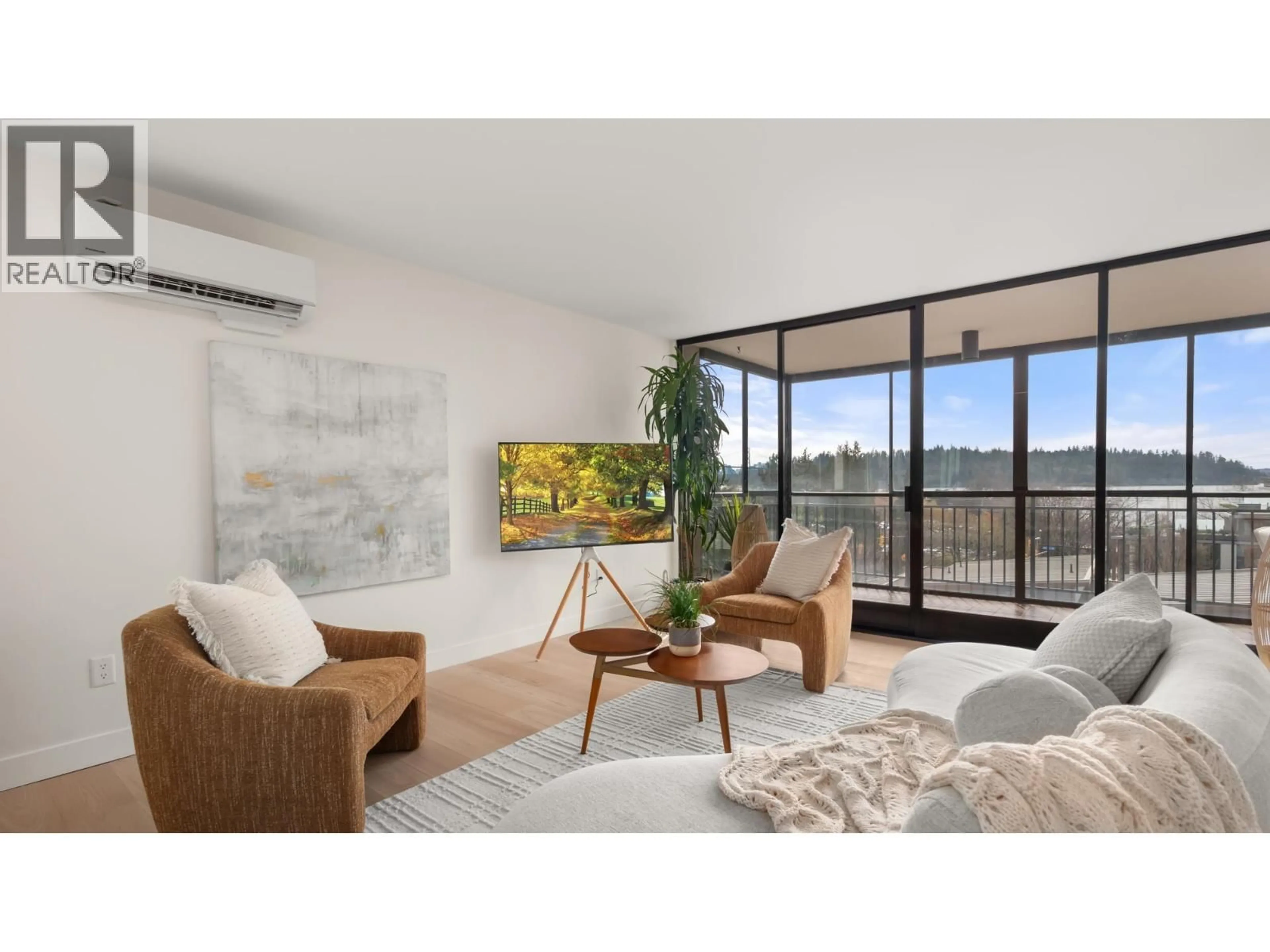 A pic of a room for 401 - 475 13TH STREET, West Vancouver British Columbia V7T2N7