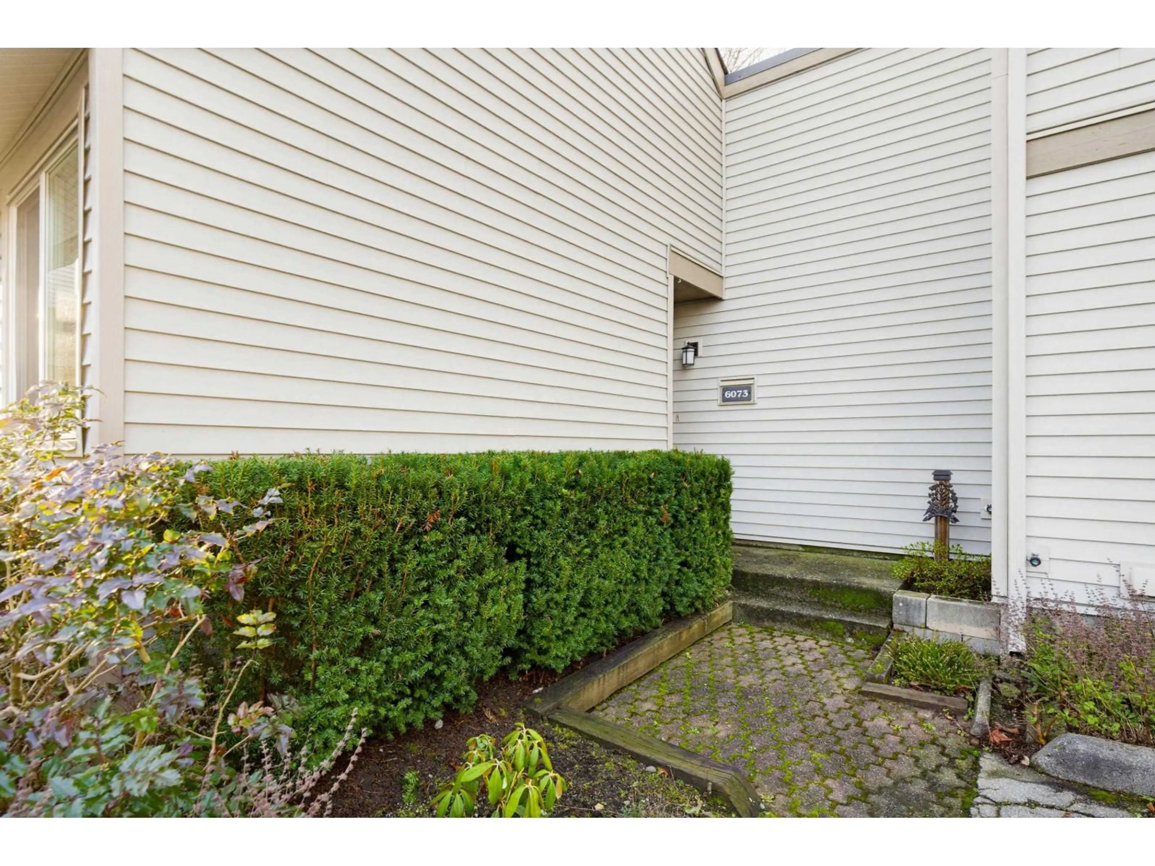 Patio, street for 6073 GREENSIDE DRIVE EAST, Surrey British Columbia V3S5M8