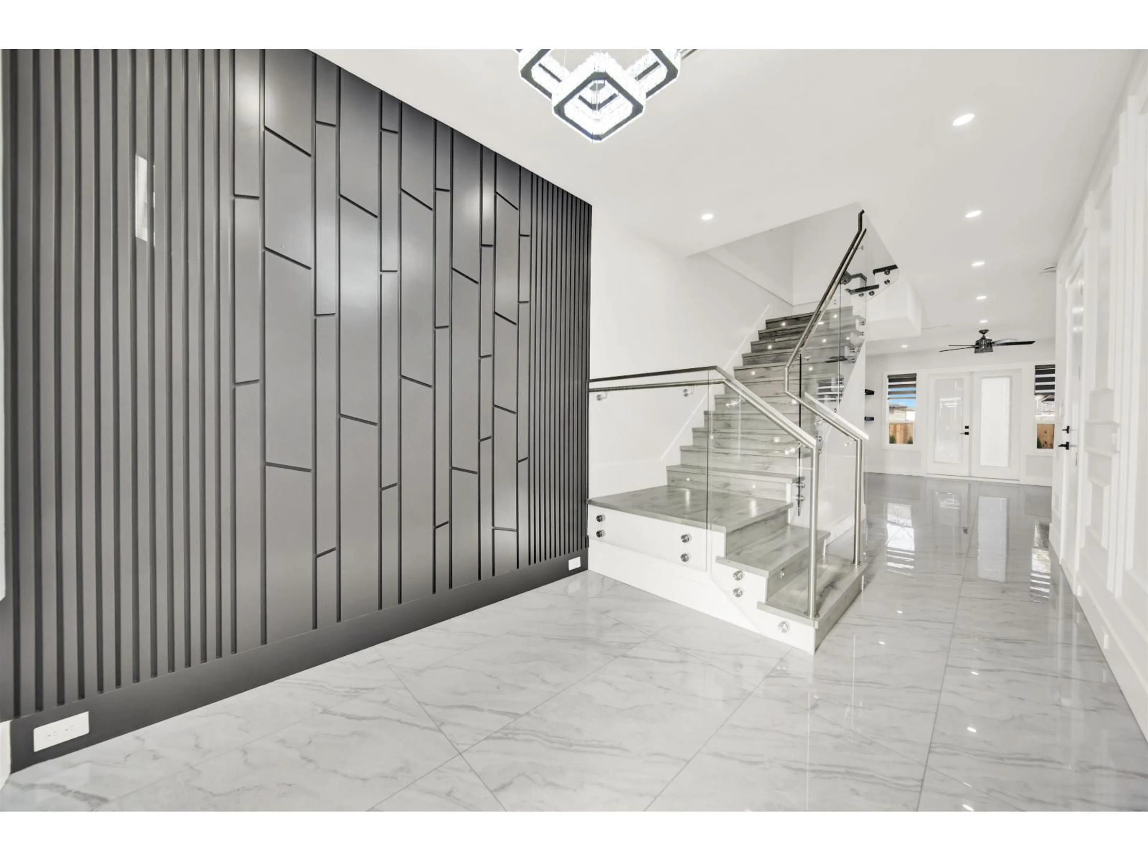 Indoor foyer for 11785 82B AVENUE, Delta British Columbia V4C2E8