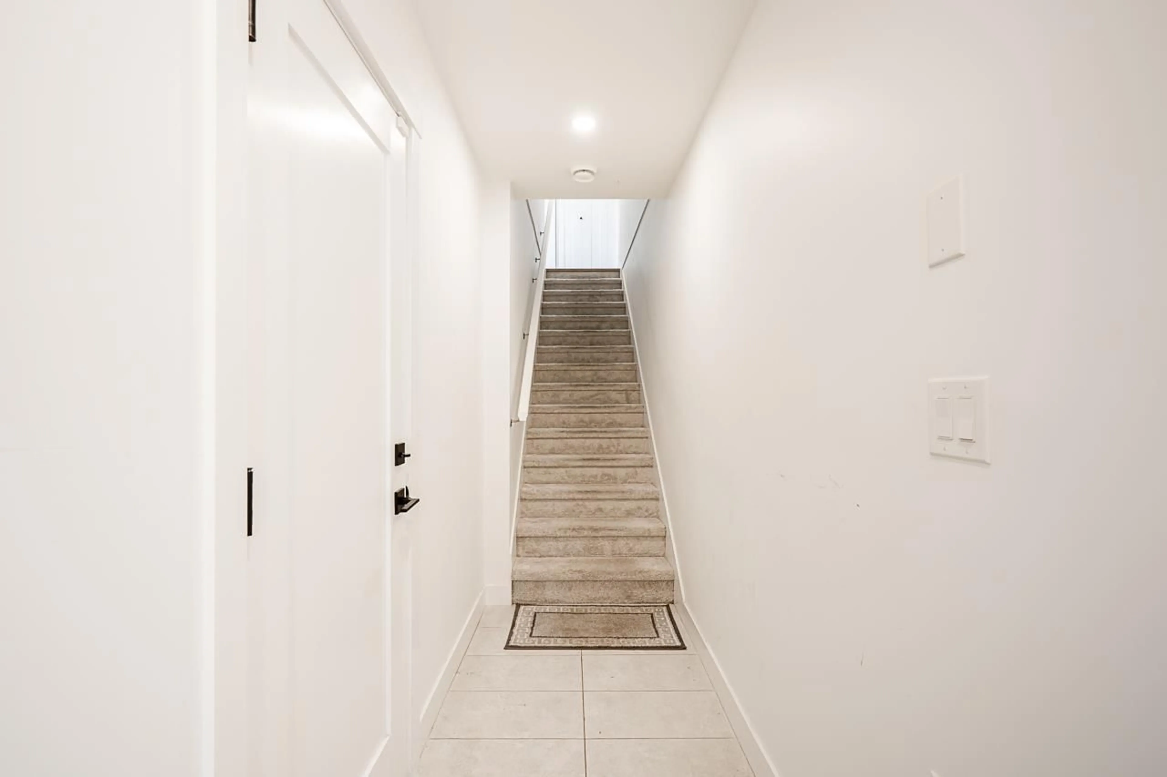 Unknown for 7 - 10527 155 STREET, Surrey British Columbia V3R0S1