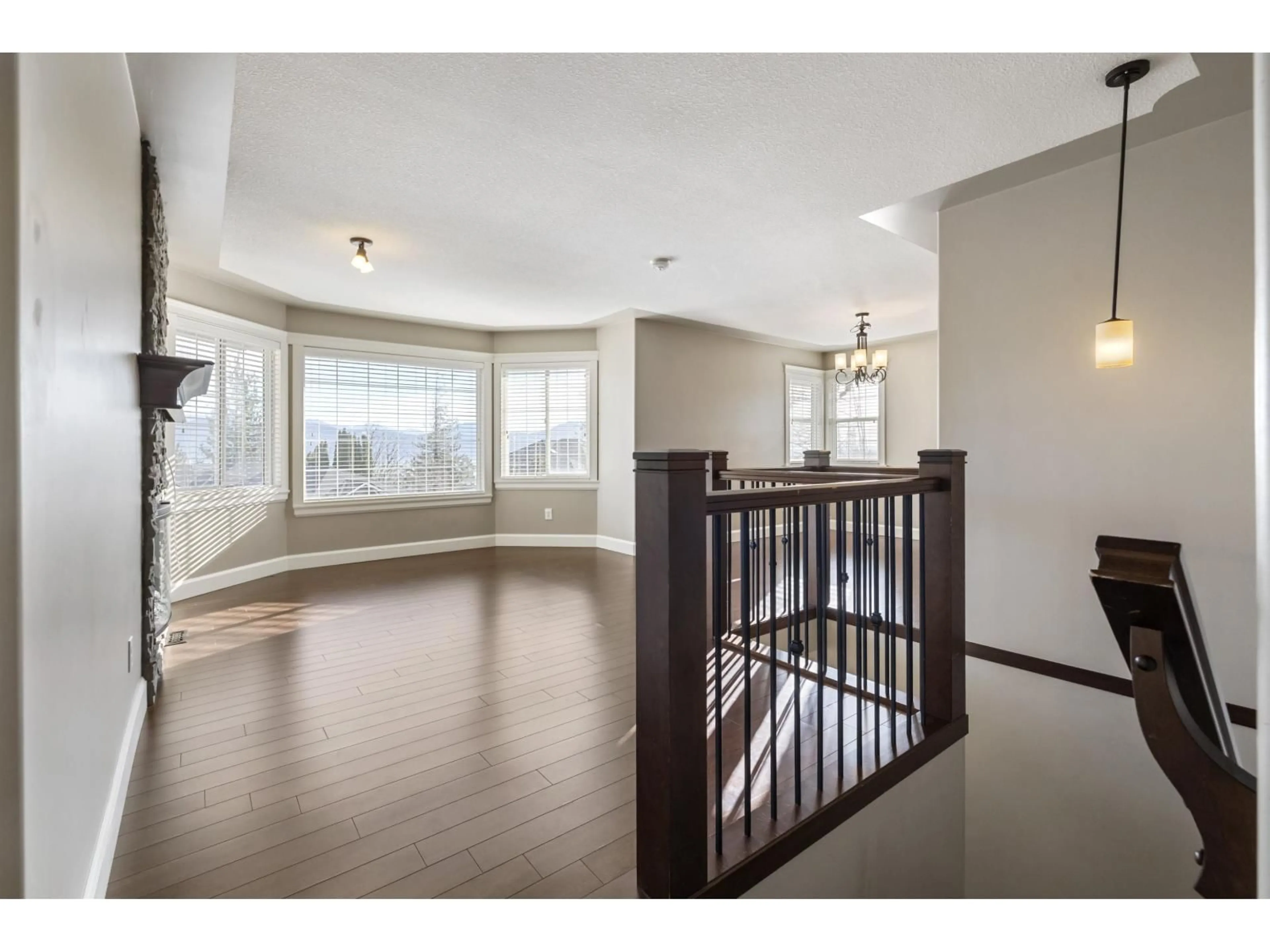 Indoor entryway for 36381 SANDRINGHAM DRIVE, Abbotsford British Columbia V3G2M4