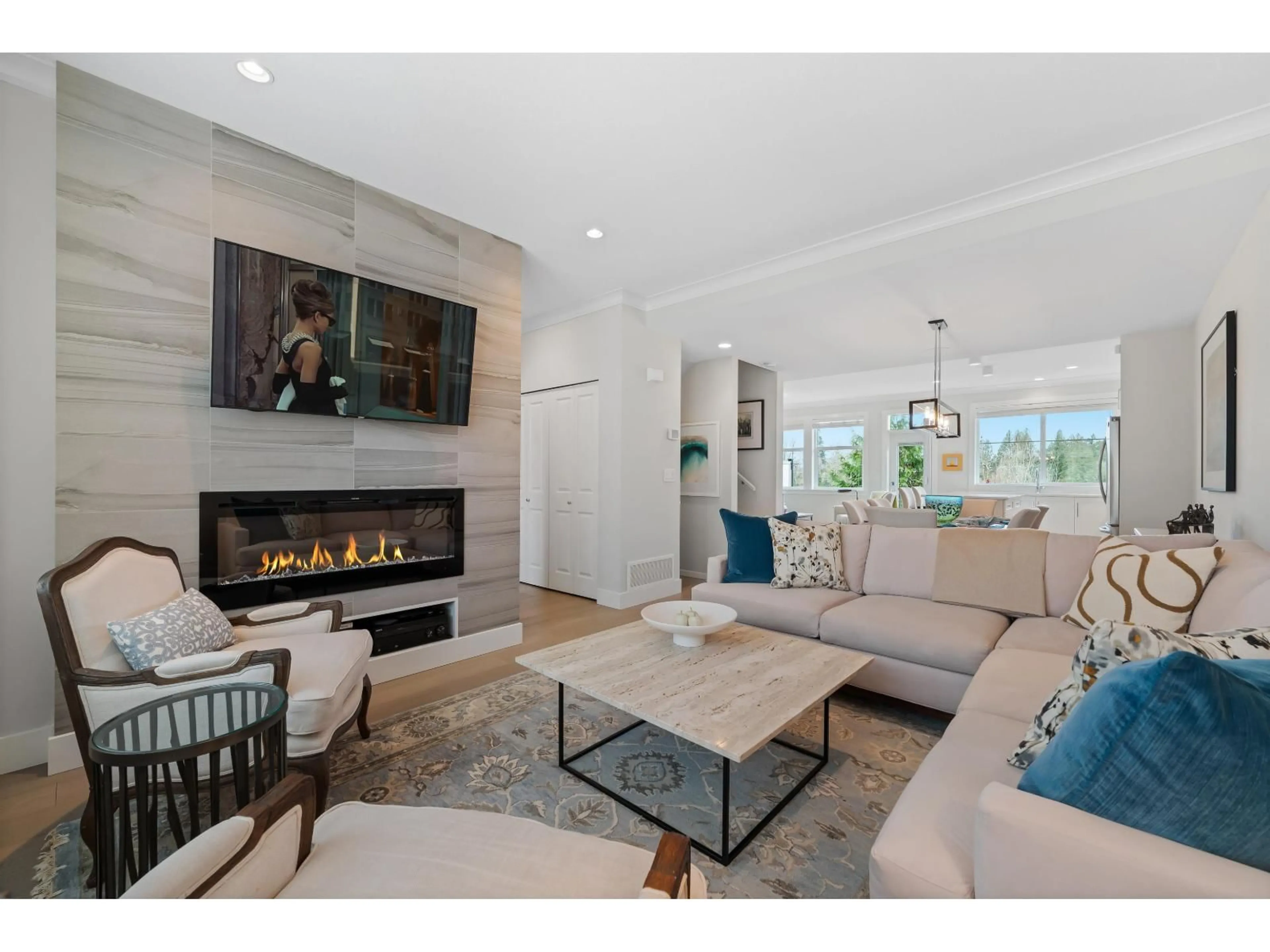 Living room with furniture, unknown for 15 - 15717 MOUNTAIN VIEW DRIVE, Surrey British Columbia V3Z0C6