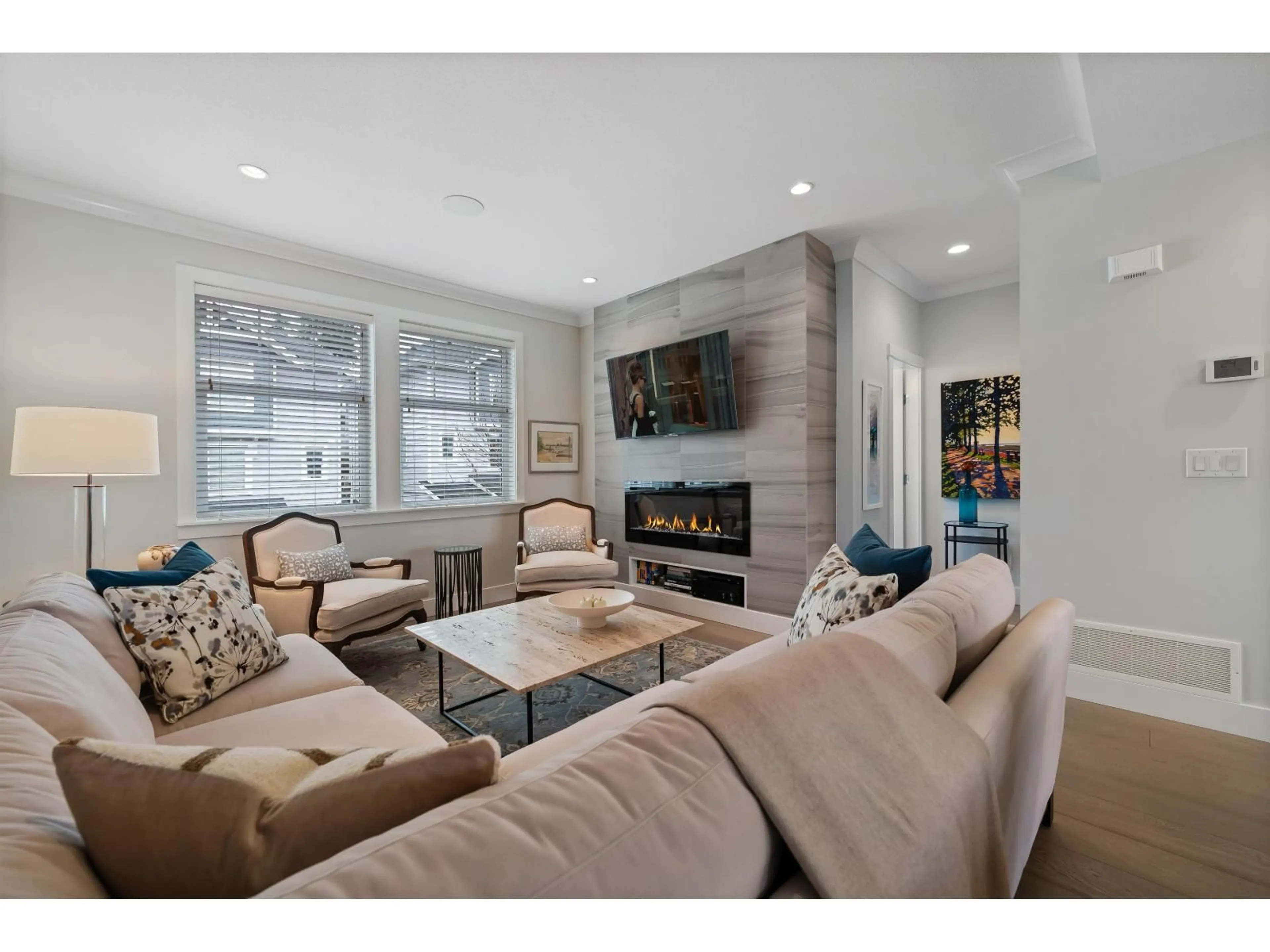 Living room with furniture, unknown for 15 - 15717 MOUNTAIN VIEW DRIVE, Surrey British Columbia V3Z0C6