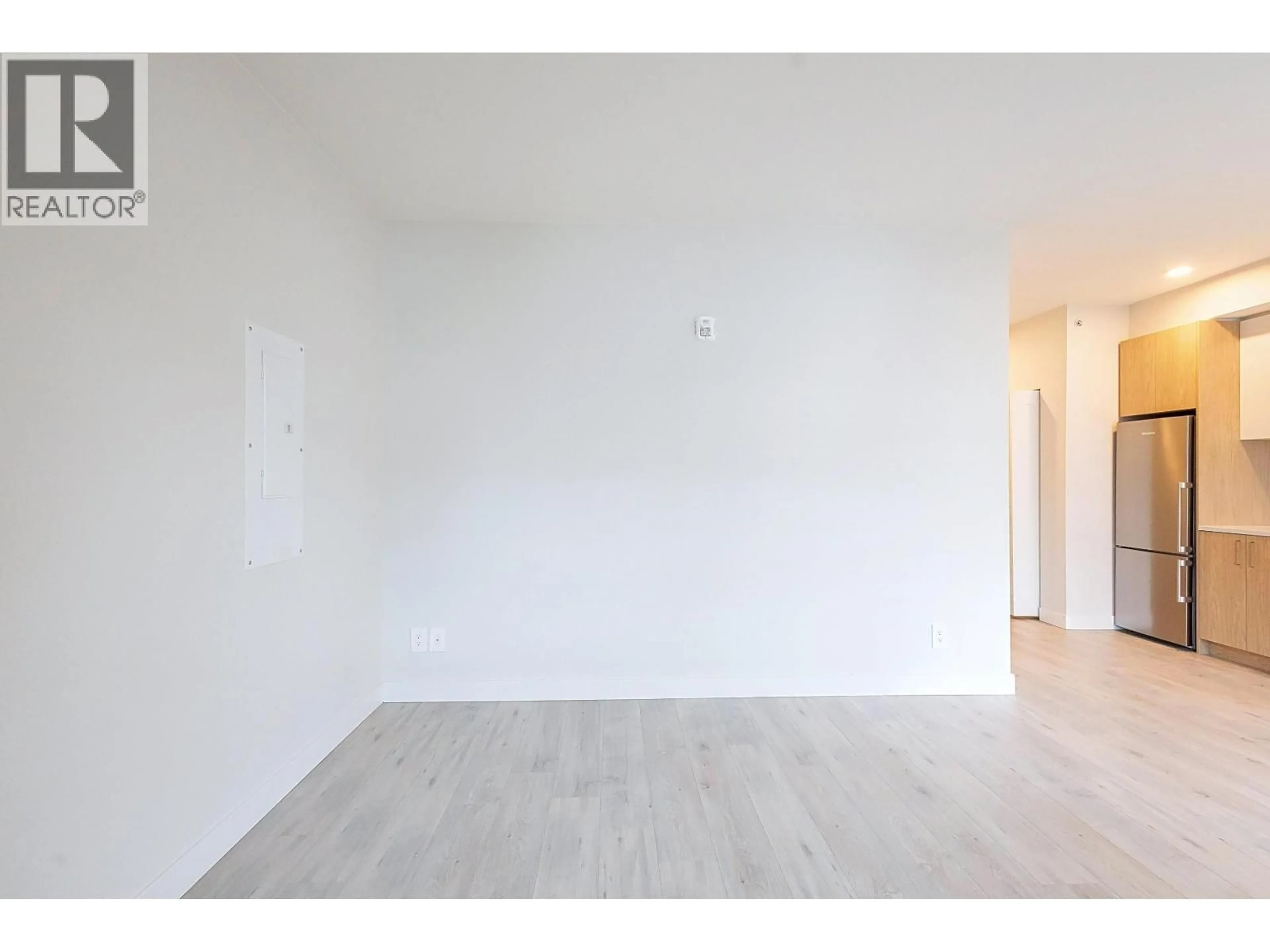 A pic of a room for 406 - 5535 HASTINGS STREET, Burnaby British Columbia V5B1R2
