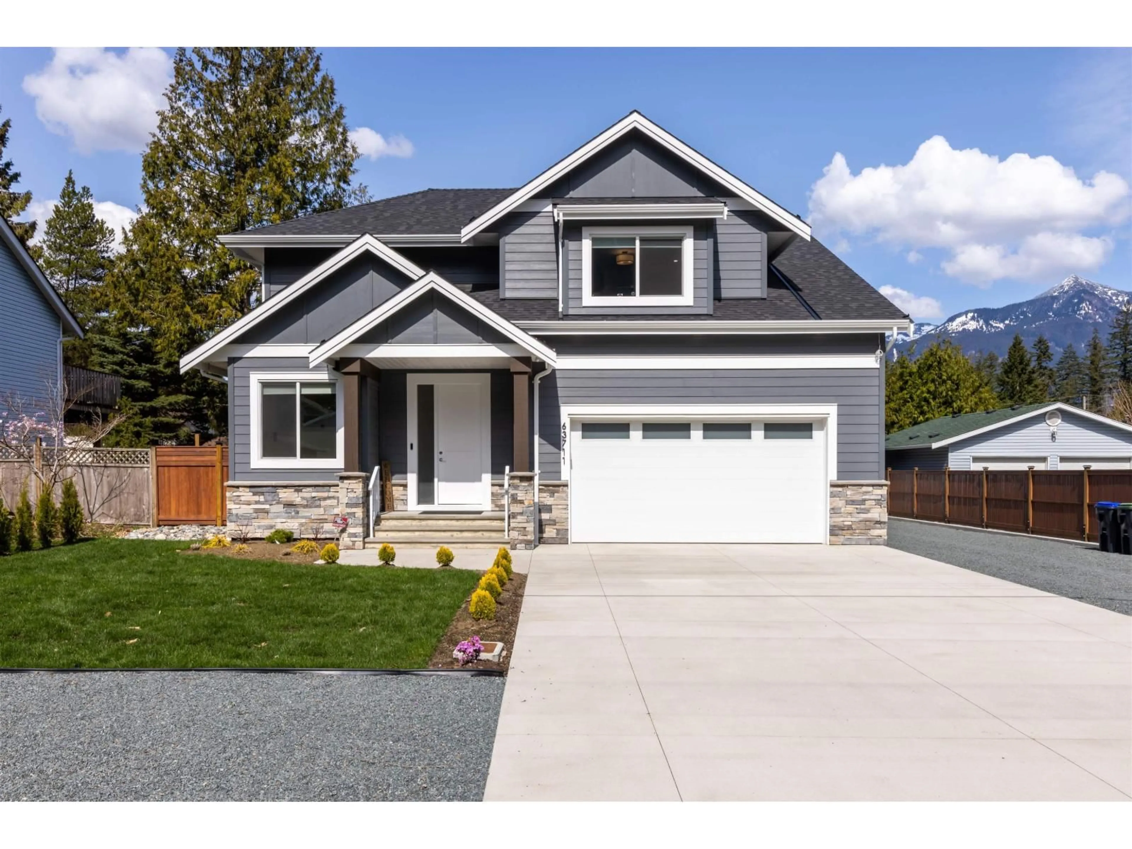 Home with vinyl exterior material, street for 63711 ROSEWOOD AVENUE, Hope British Columbia V0X1L2