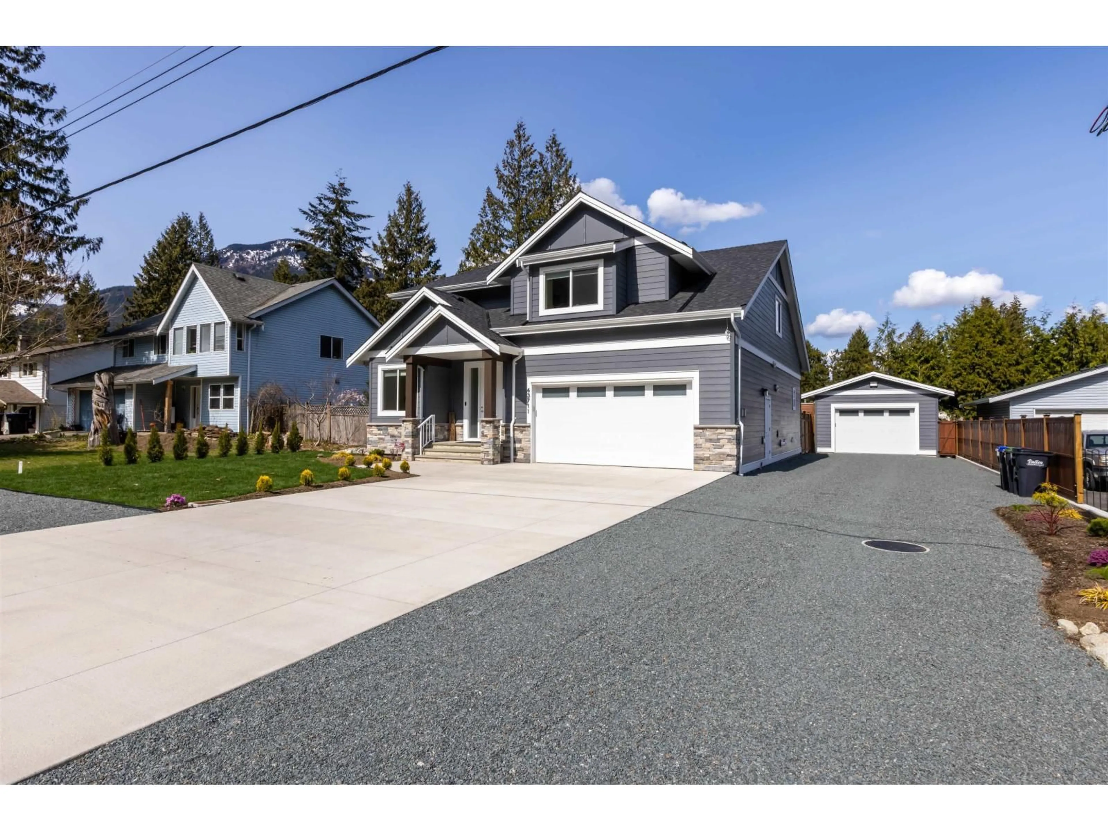 Home with vinyl exterior material, street for 63711 ROSEWOOD AVENUE, Hope British Columbia V0X1L2