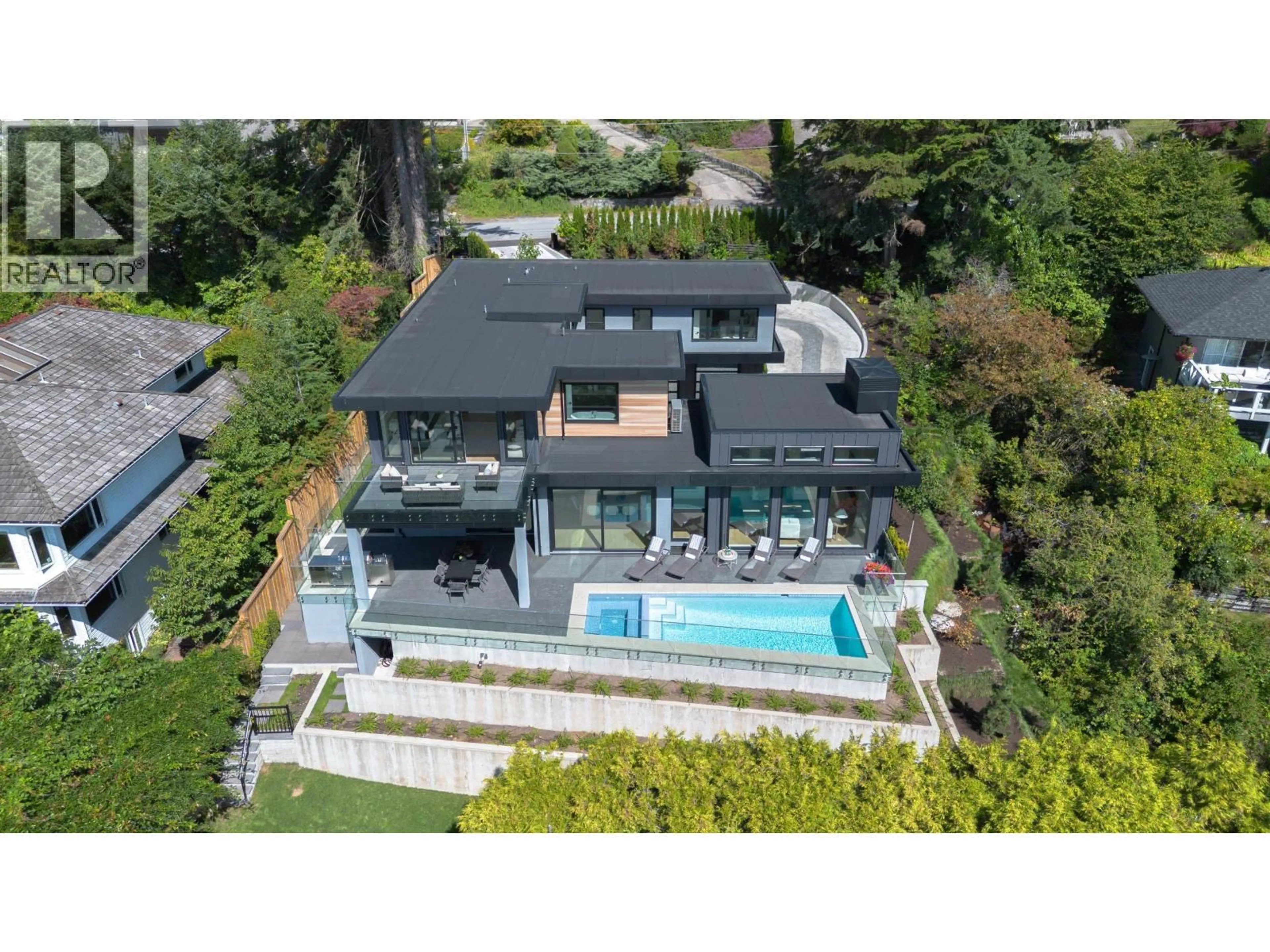 A pic from outside/outdoor area/front of a property/back of a property/a pic from drone, unknown for 3180 BENBOW ROAD, West Vancouver British Columbia V7V3E2