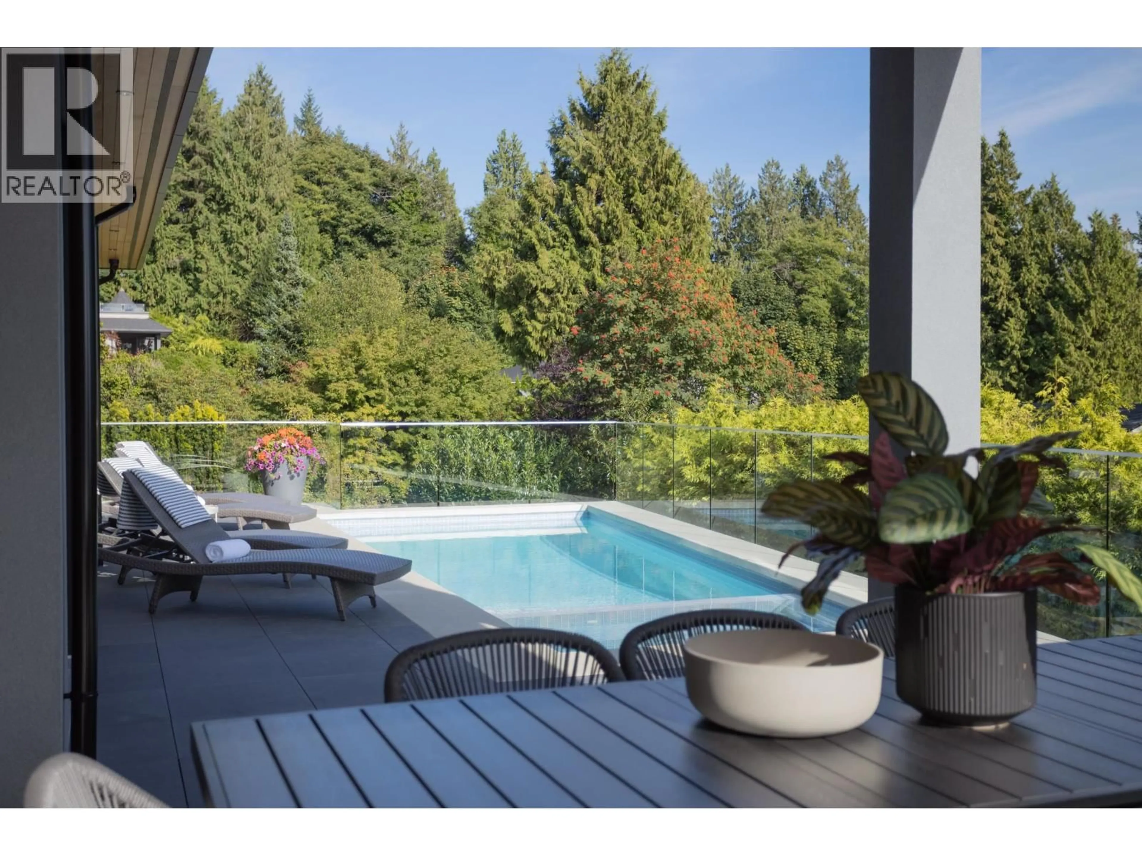 Patio, unknown for 3180 BENBOW ROAD, West Vancouver British Columbia V7V3E2