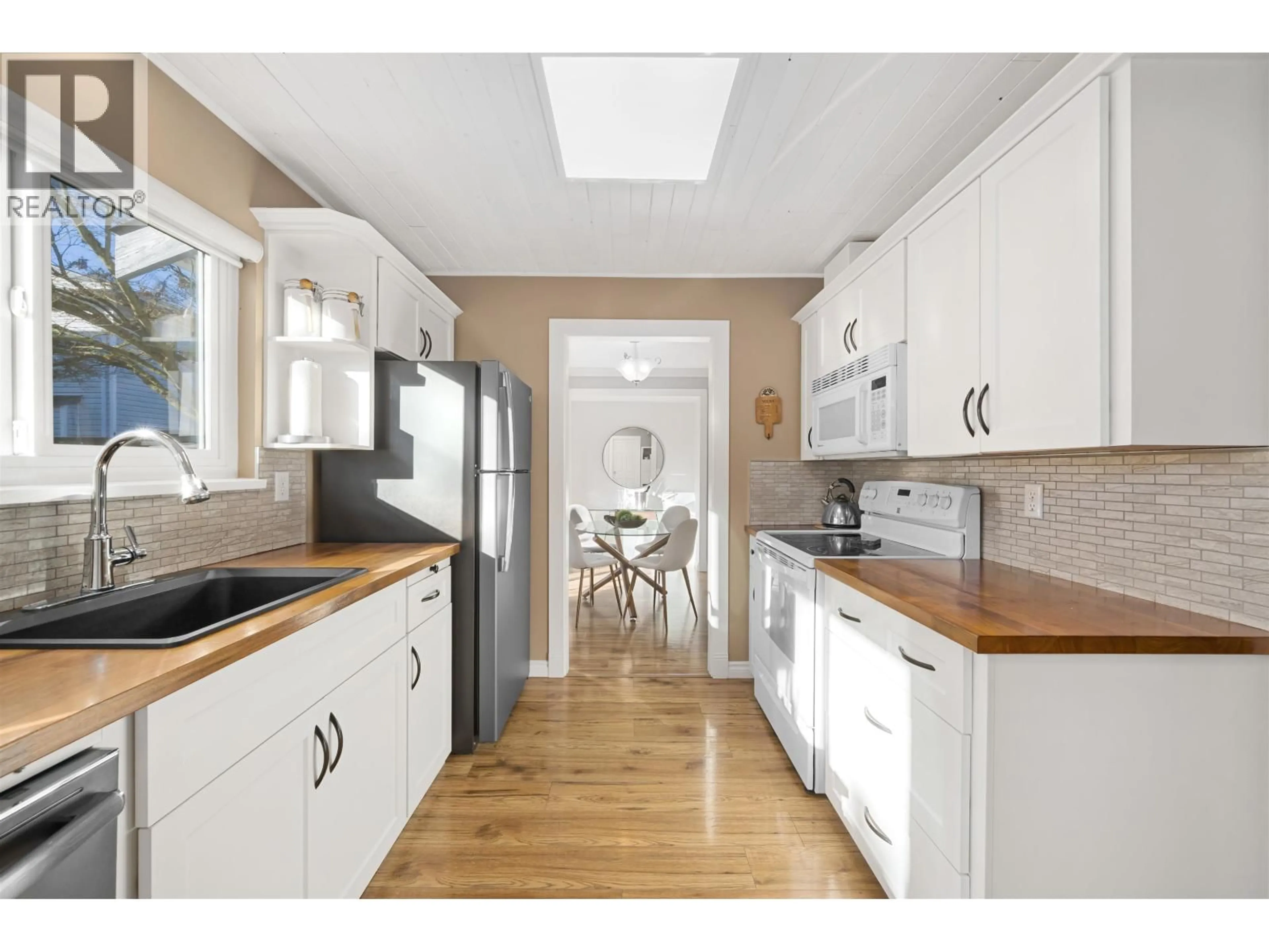 Open concept kitchen, unknown for 124 - 11255 HARRISON STREET, Maple Ridge British Columbia V2X0K2